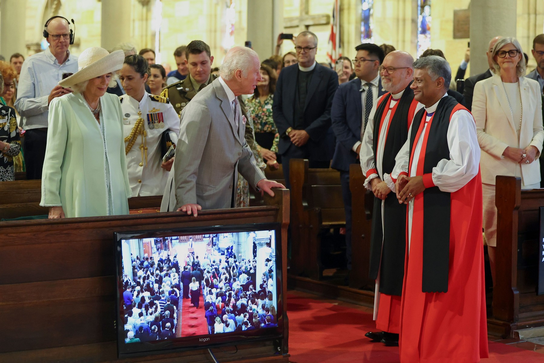 Britanski kralj Karel III. s  soprogo, kraljico Camillo v Sydneyju (Foto: PROFIMEDIA)