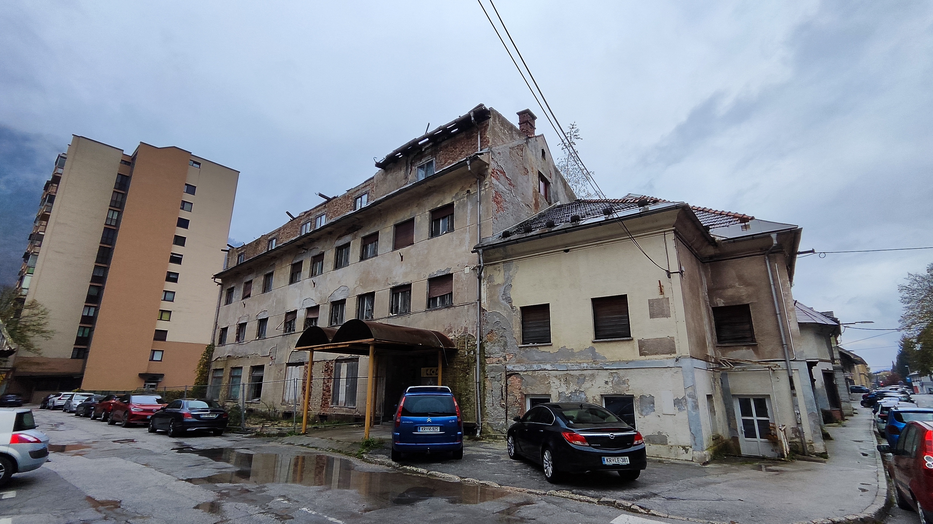hotel pošta, jesenice, rušenje