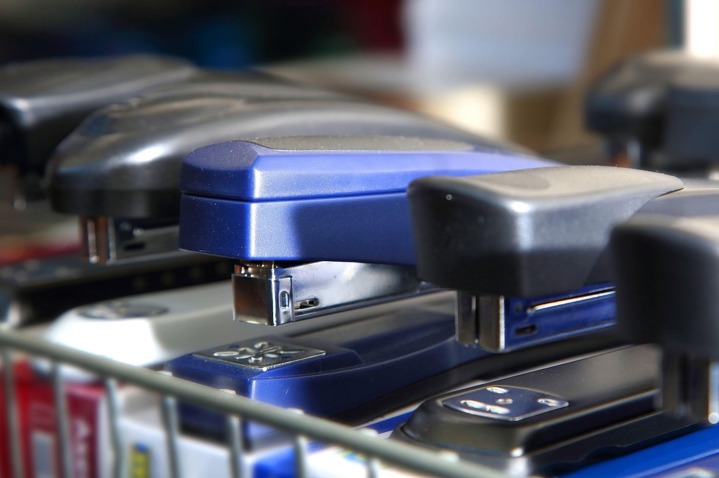 spenjalnik, pisarniški material