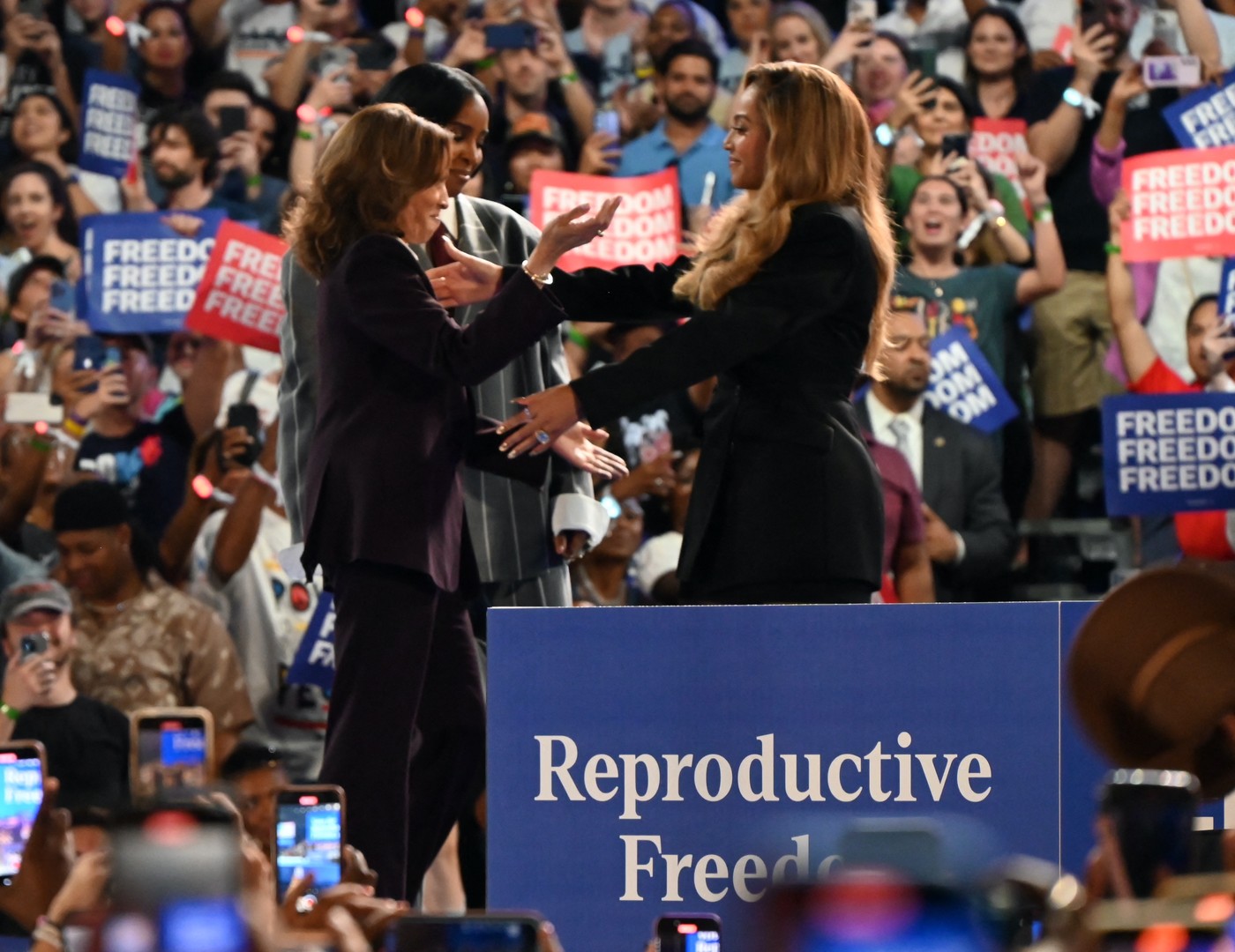 Kamala Harris, Beyonce