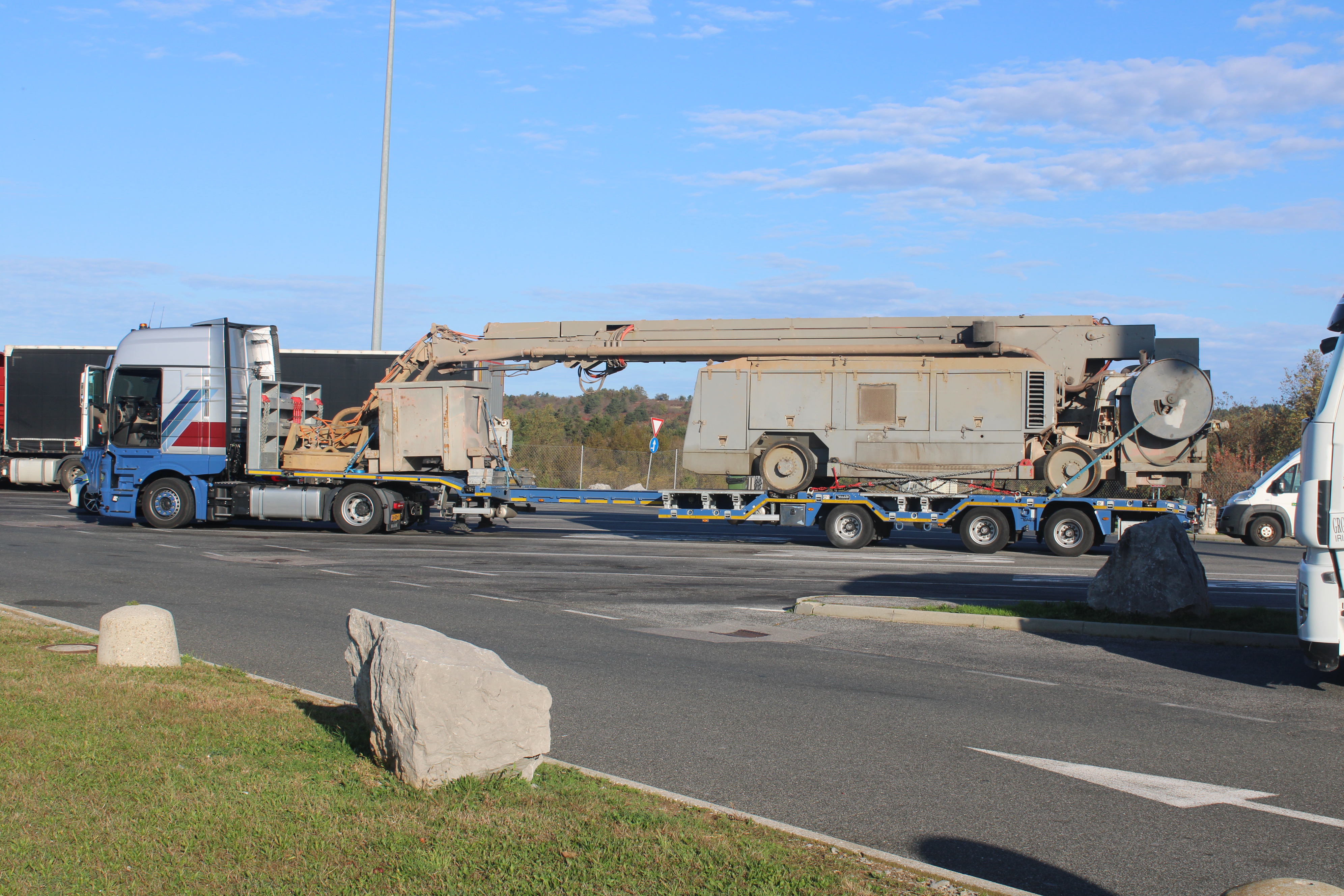 Policijska uprava Koper, tovornjak