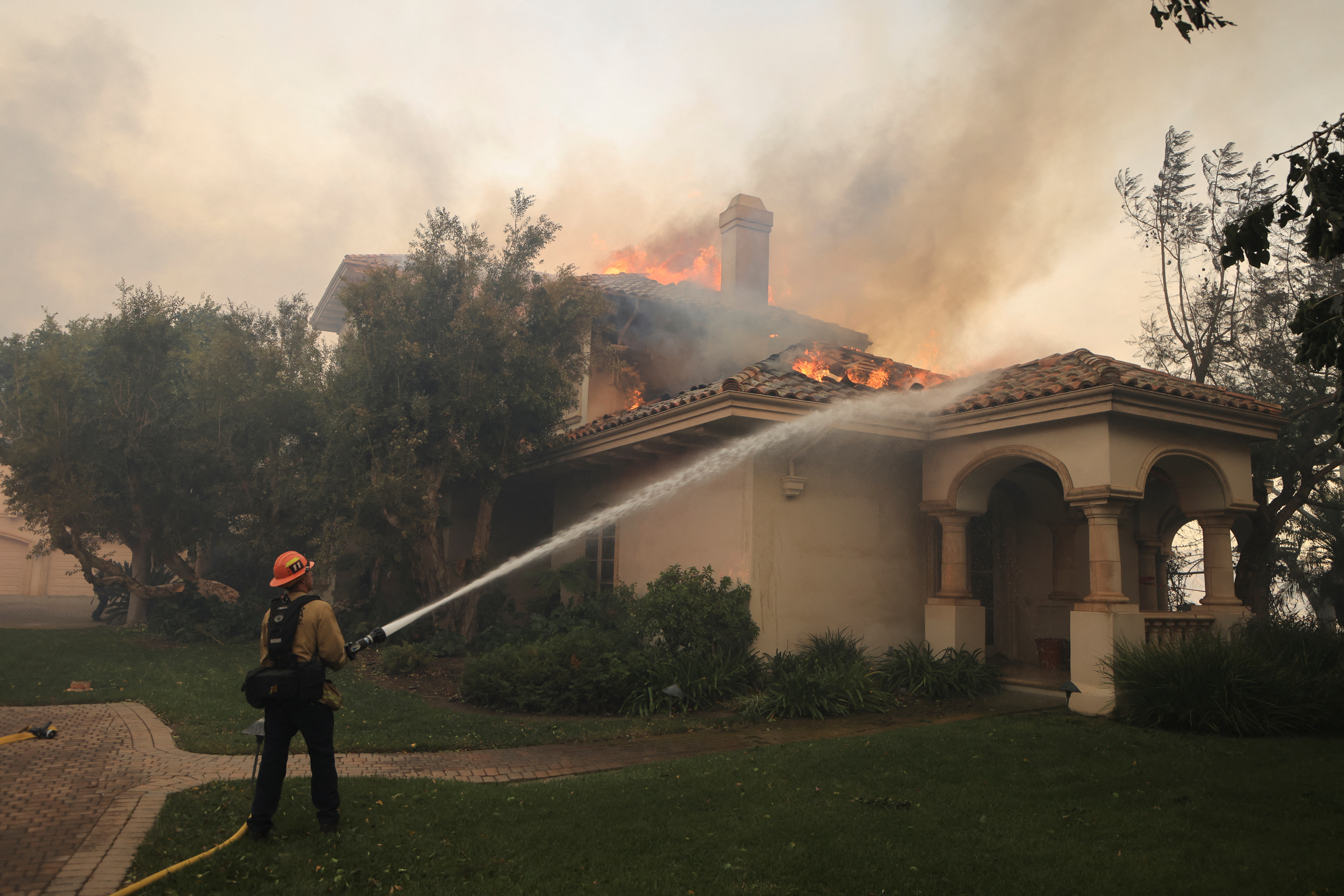 Požar, Kalifornija, gasilci