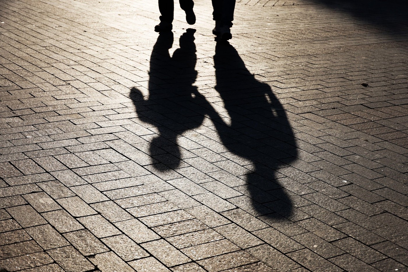 silhueta otroka in matere