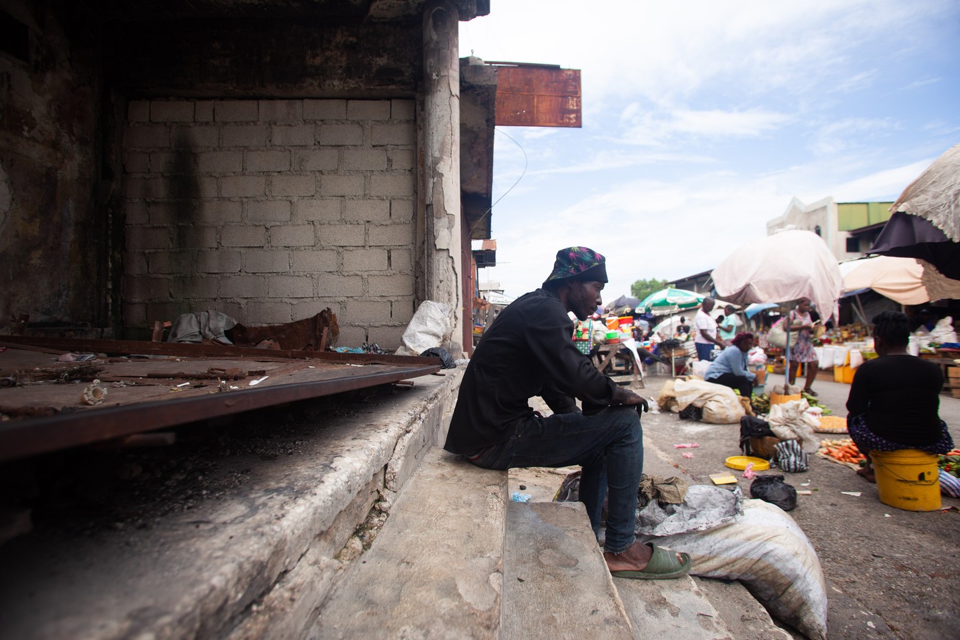 Prizor iz Haitija,, ki ga že dolgo pesti nasilje oboroženih tolp