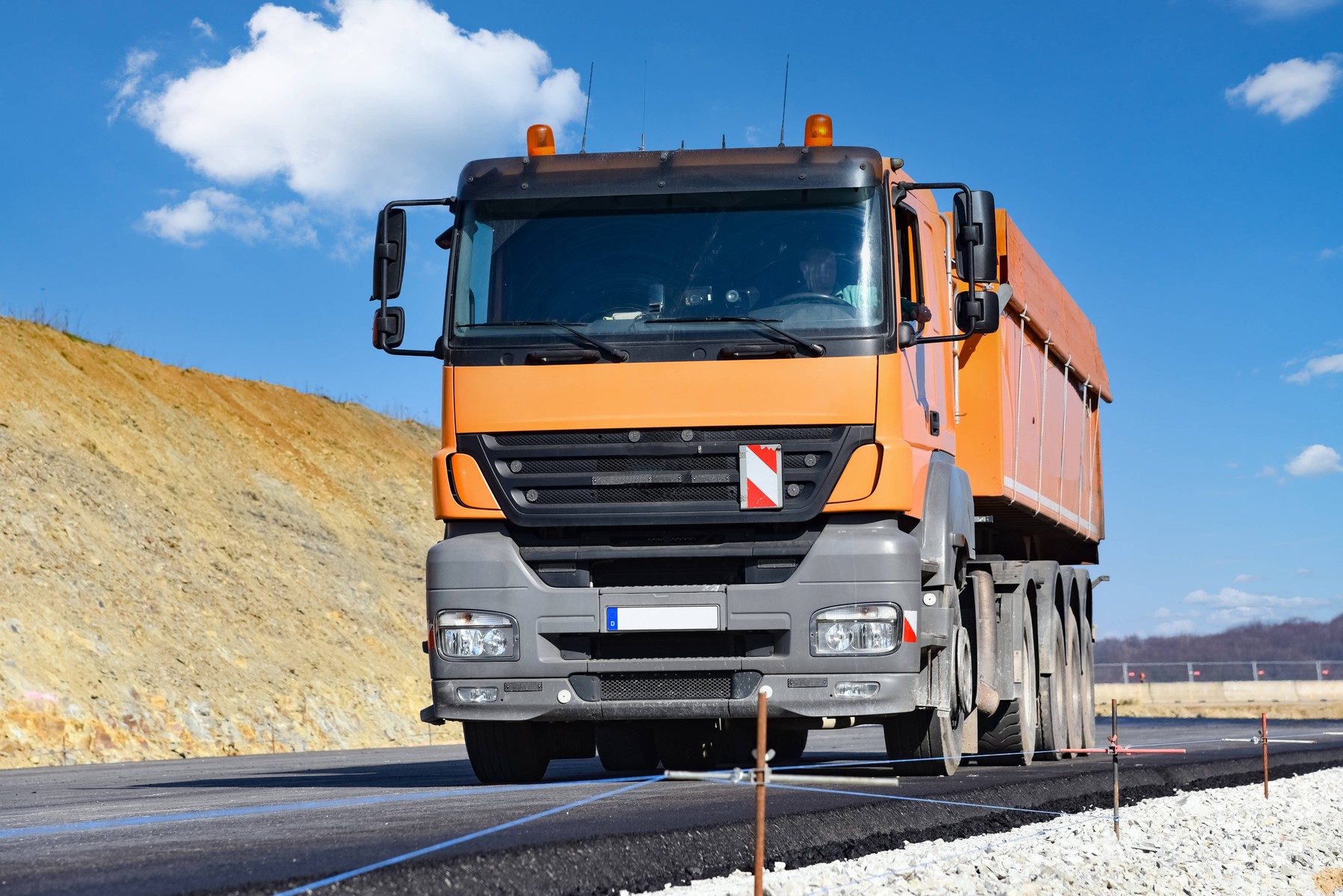 tovornjak, delovno vozilo, gradbišče