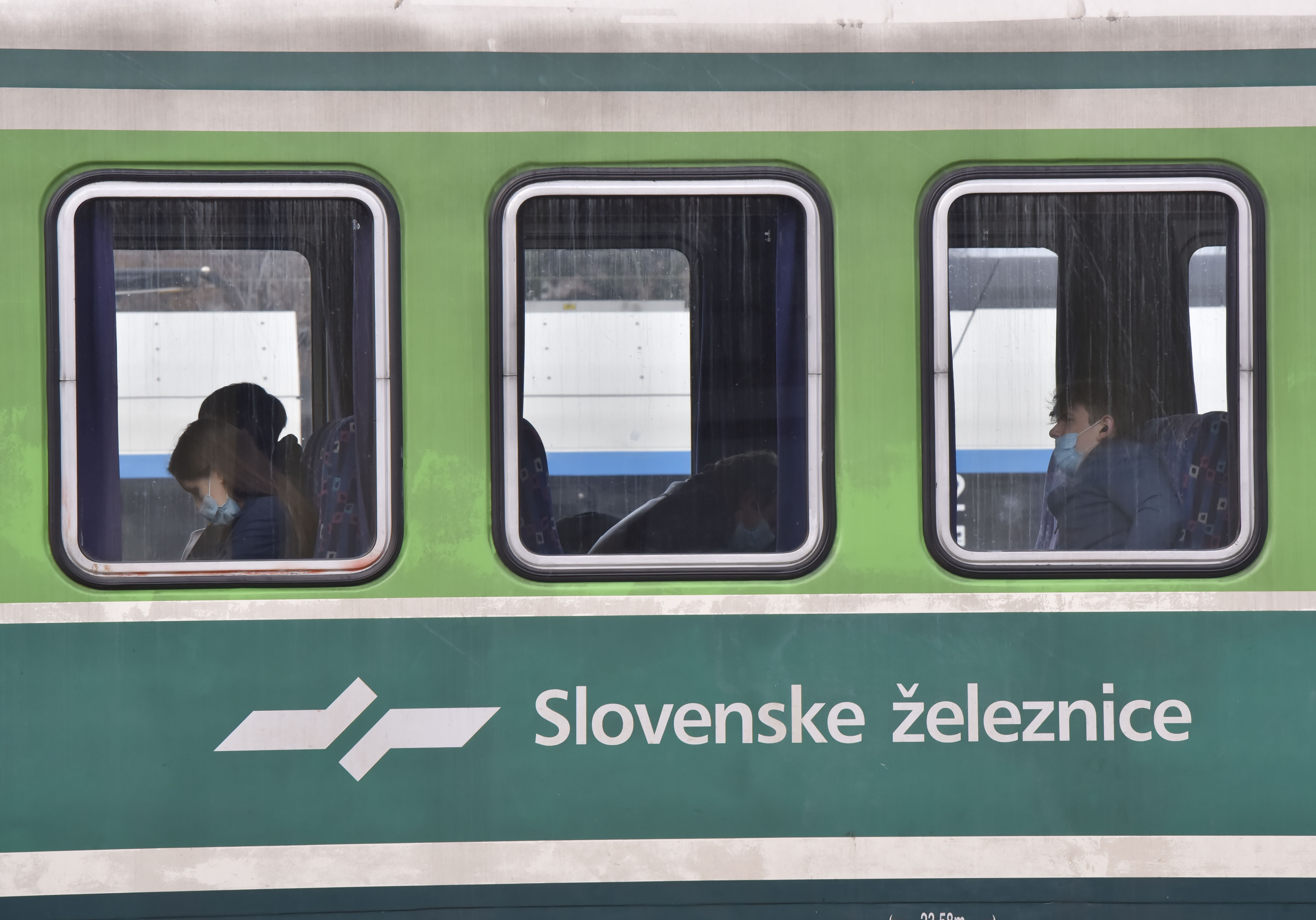 Zeleni vlak, Slovenske železnice