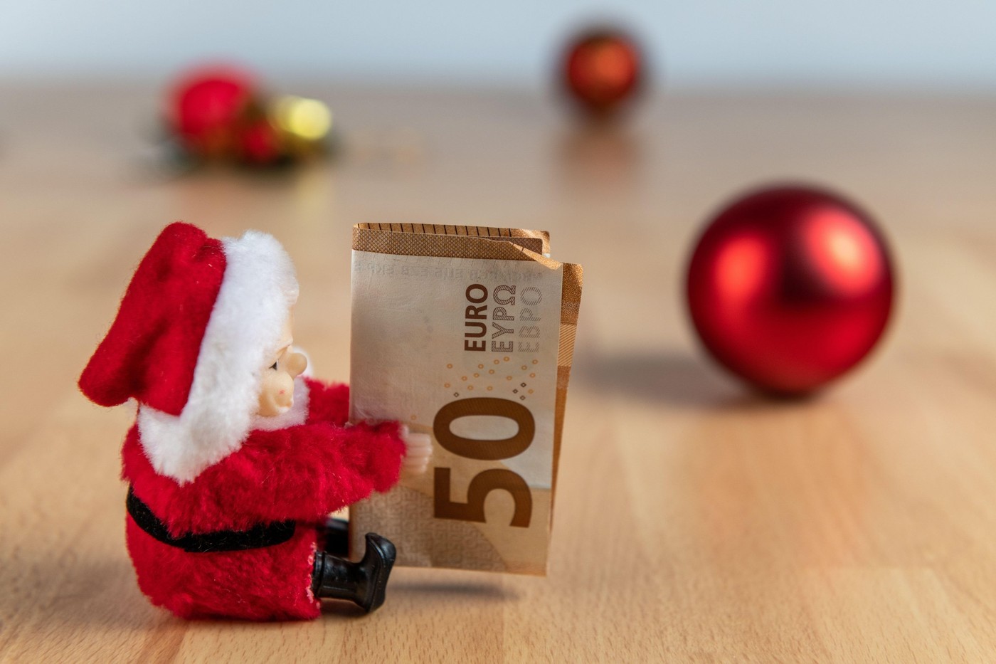 DARILA, BOŽIČ, DENAR