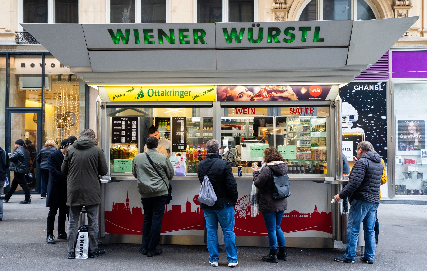 klobase, dunaj, stojnica s klobasami