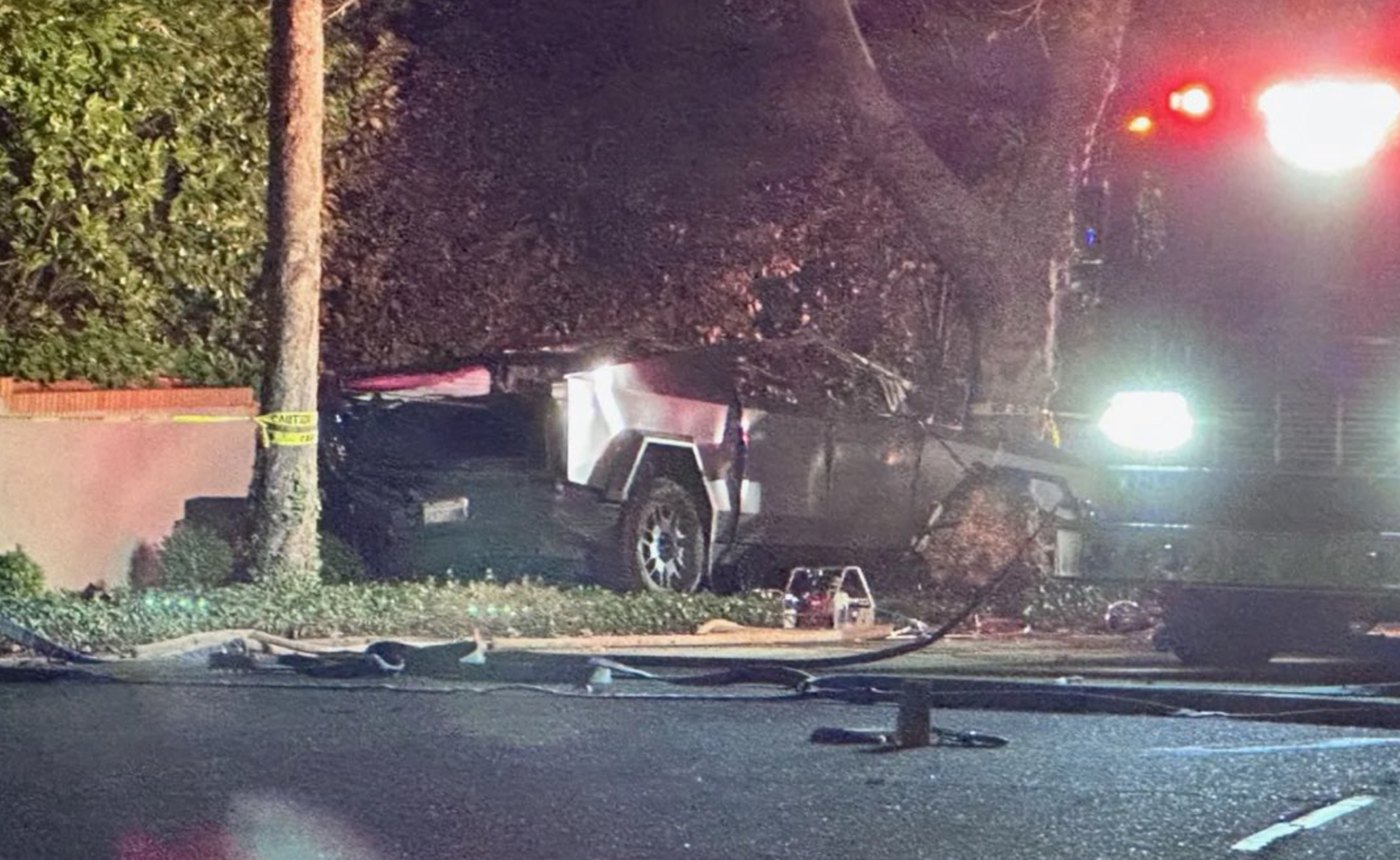 cybertruck, nesreča, kalifornija