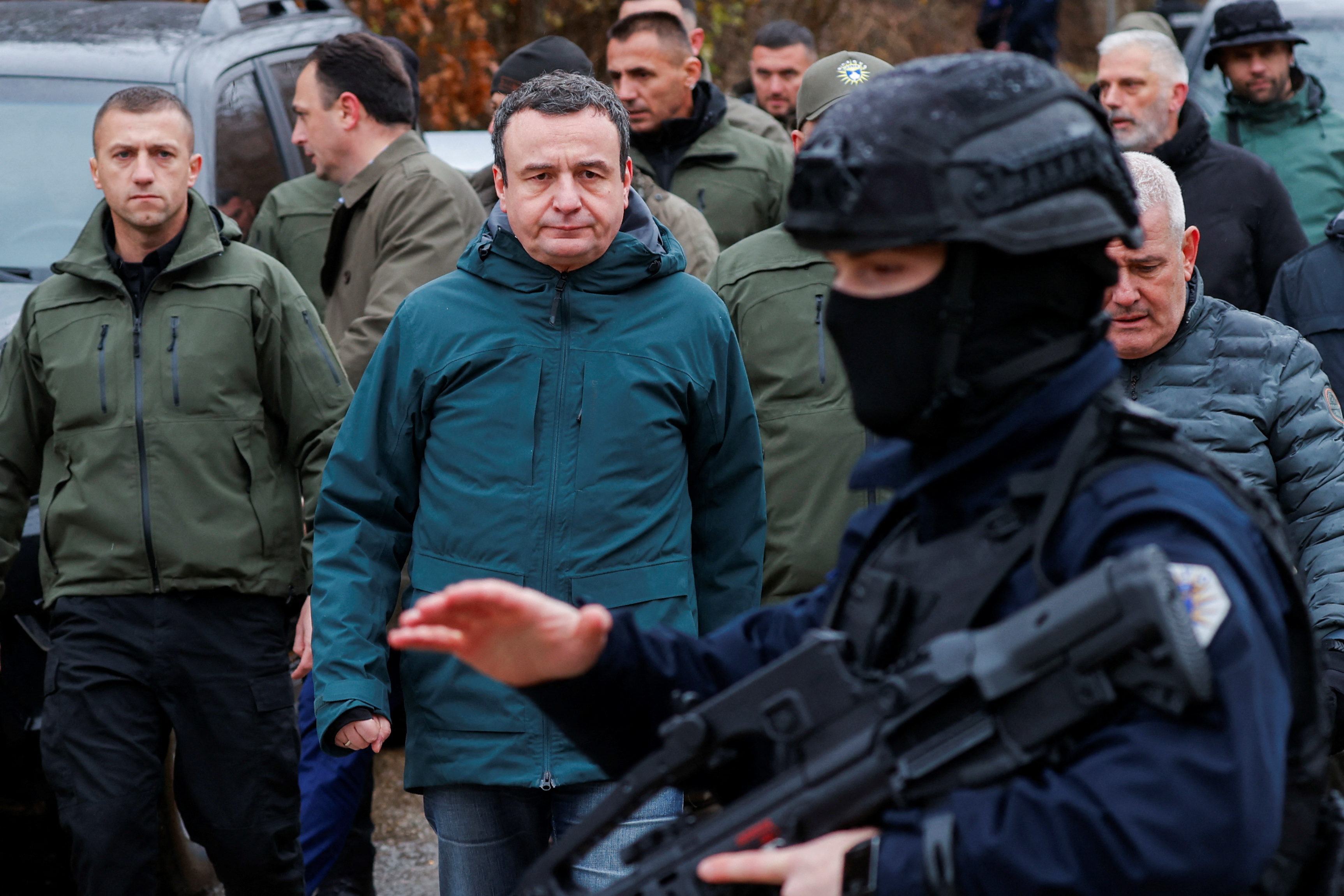 Prizor po eksploziji na severu Kosova 
 (Foto: Valdrin Xhemaj/REUTERS)