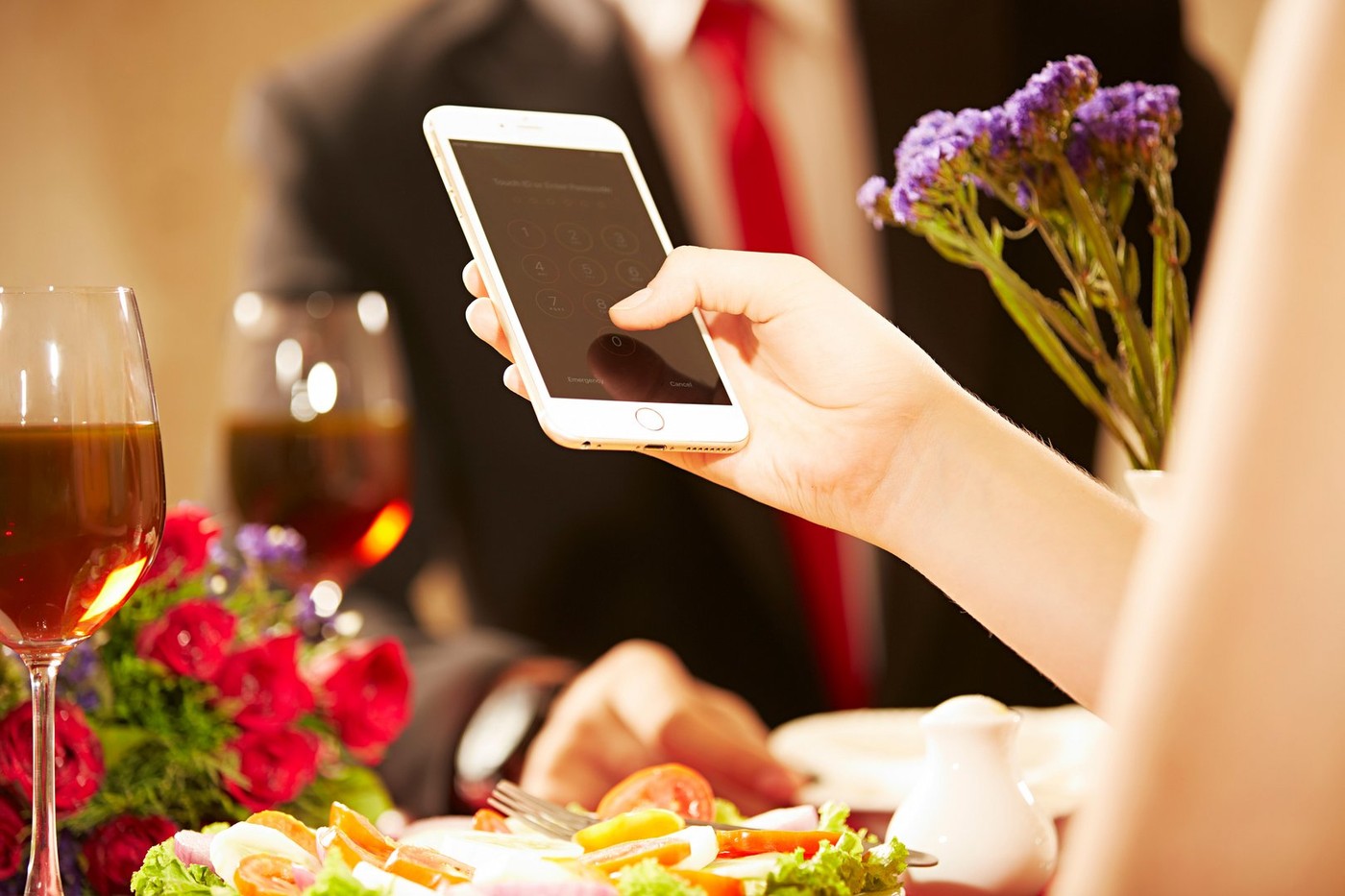 2 Foreigner Married Couples Hotel Dating dialing mobile Phone