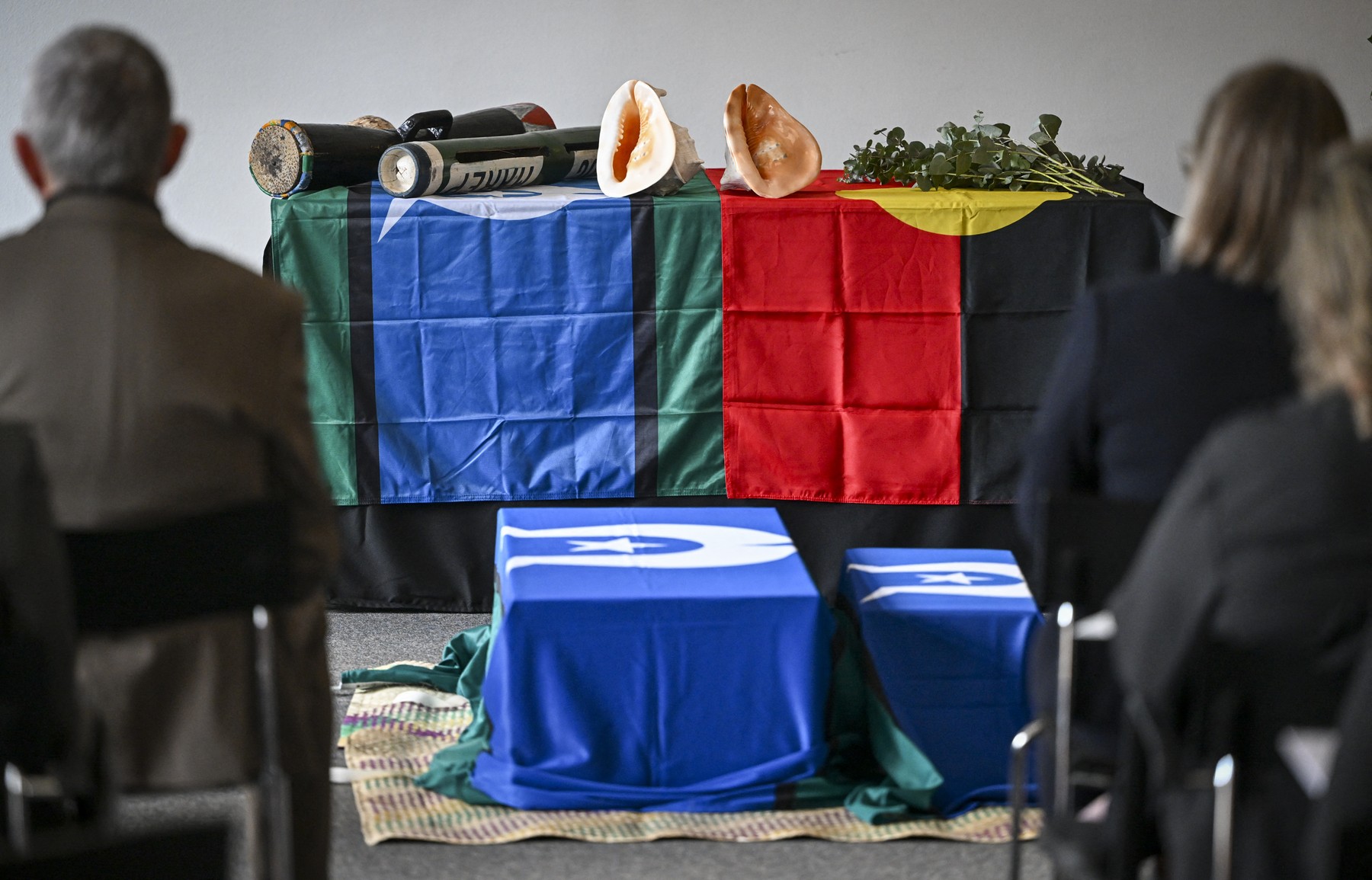 avstralija, nemčija, posmrtni ostanki