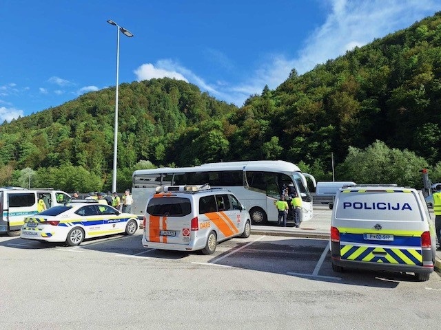 avtobus policija