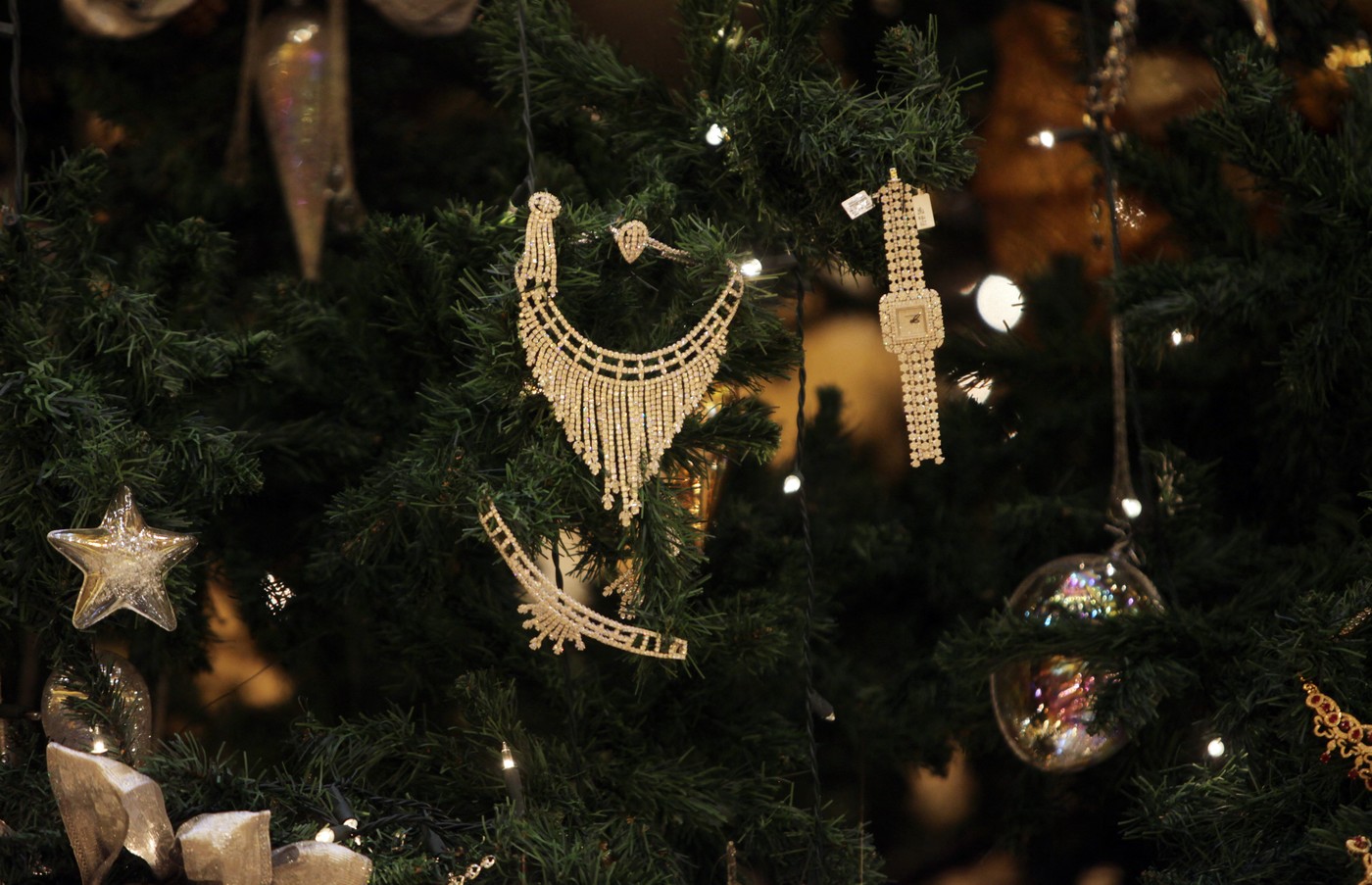 božično drevo, Abu Dabi, 2010, Emirates Palace, okraski