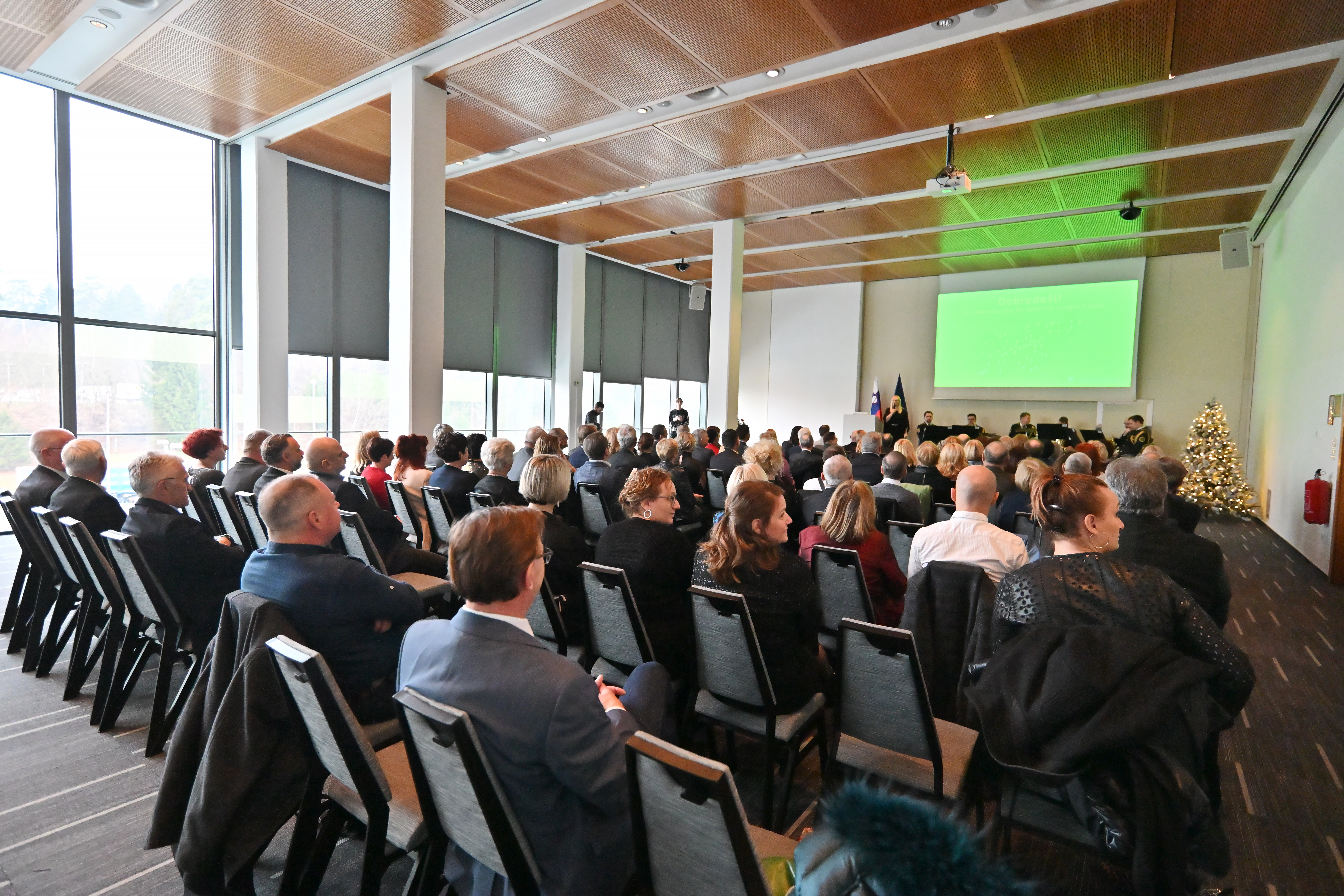 ministrstvo za javno upravo, upravne enote