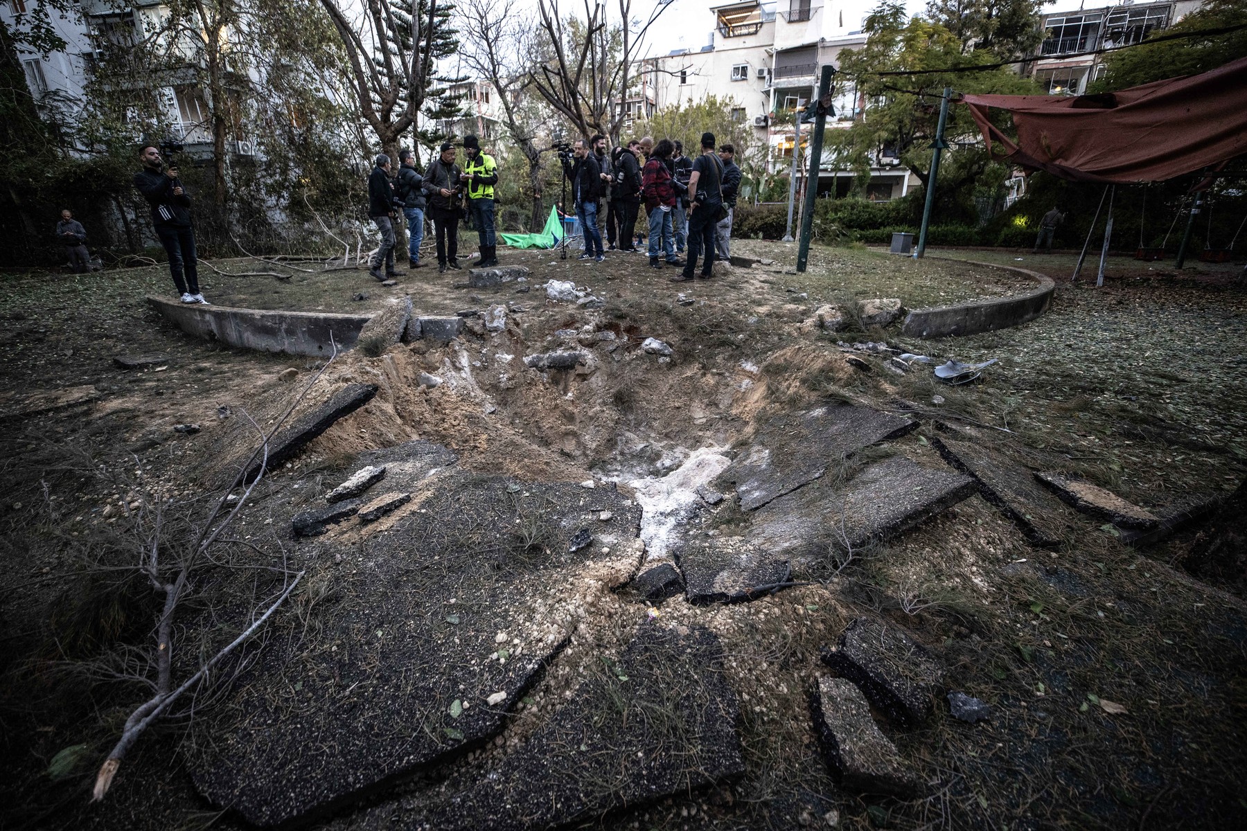 Missile launched from Yemen hits residential neighborhood in Tel Aviv
