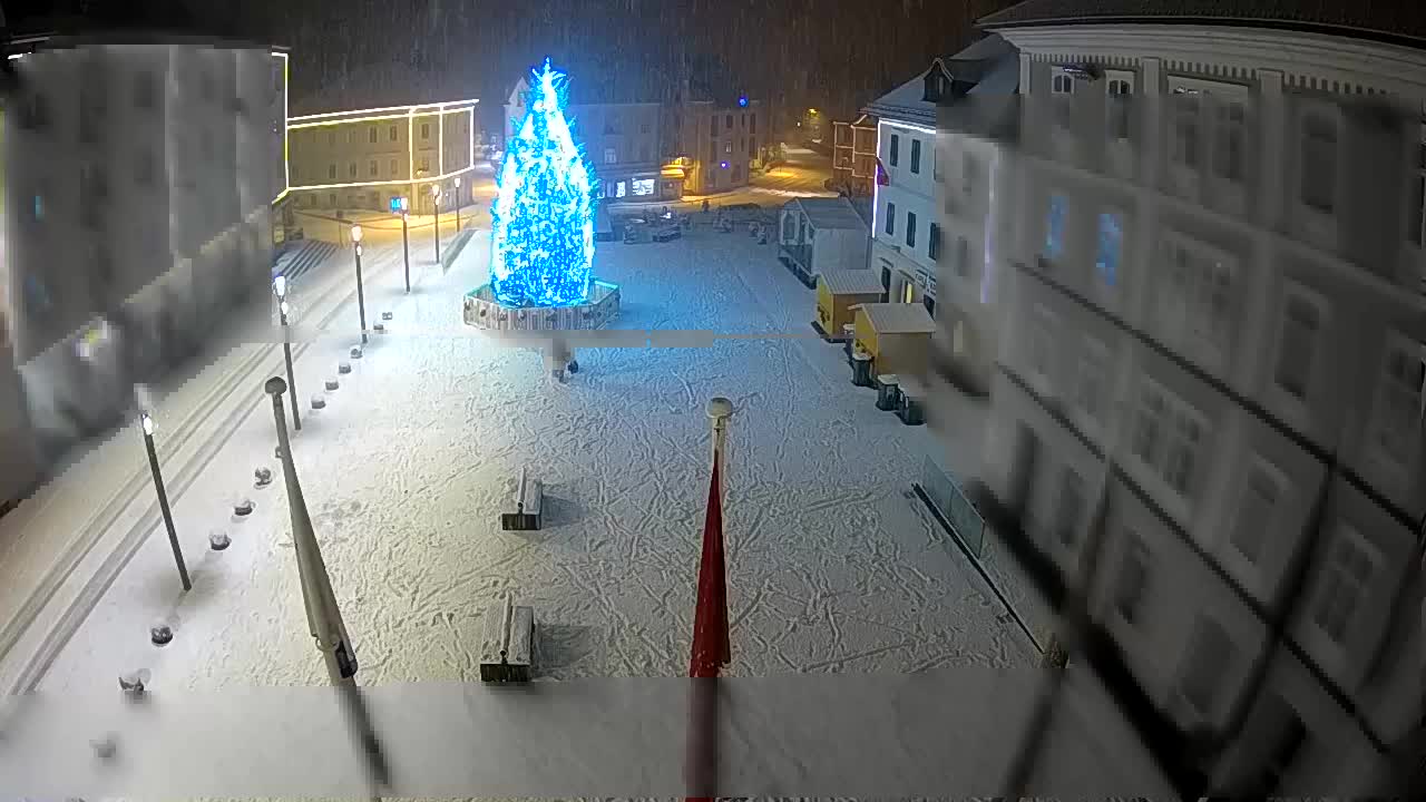 Sneg v Idriji (Foto: hribi.net)