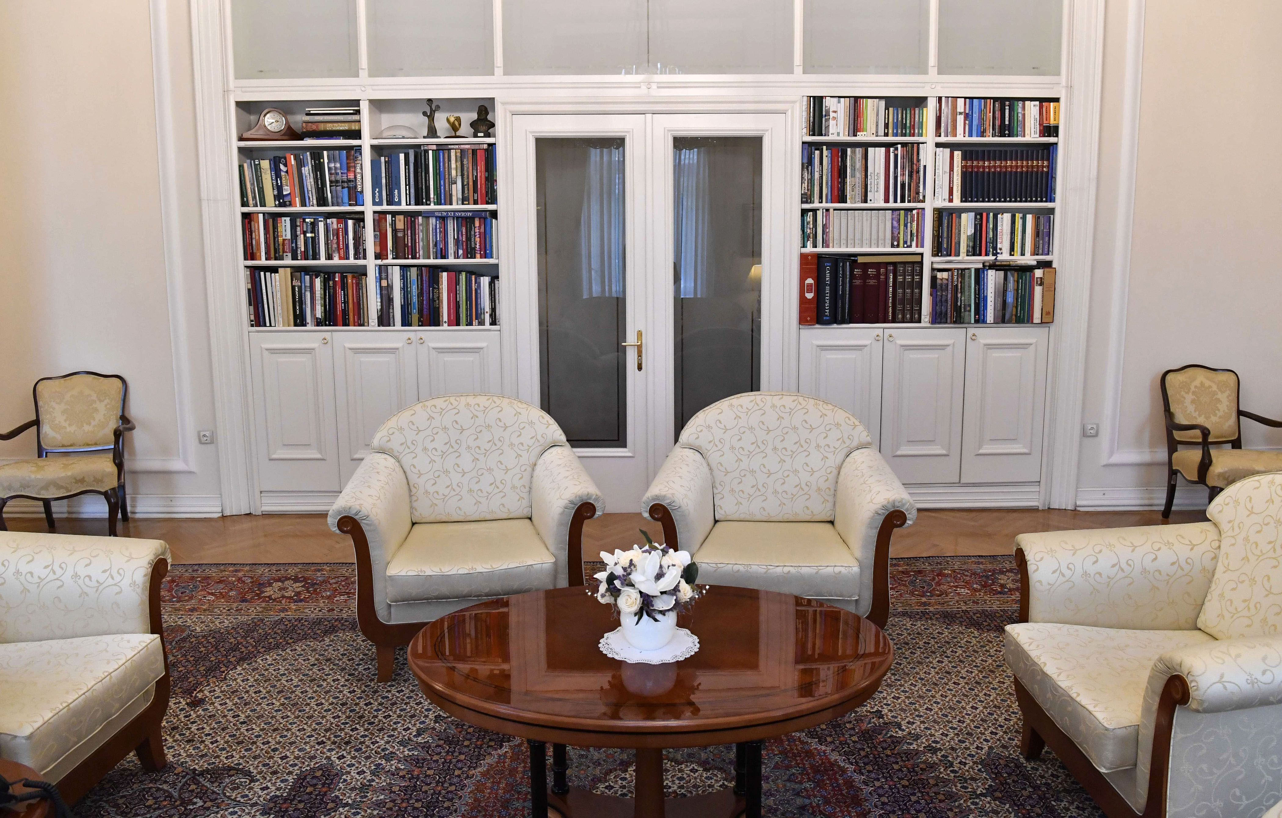 DAN ODPRTIH VRAT PREDSEDNISKA PALACA PAHOR LJUDJE