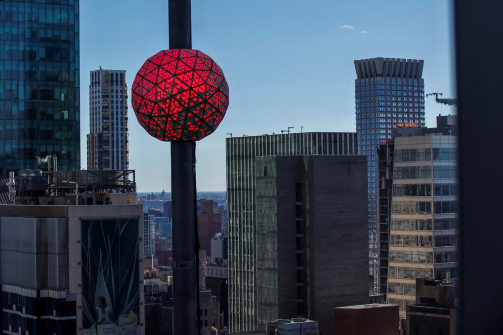 1735639591-2024-12-30T185303Z_1018196307_RC2UZBAAFC5L_RTRMADP_3_NEW-YEAR-USA-NEW-YORK-BALL-TEST-1024x683.jpg