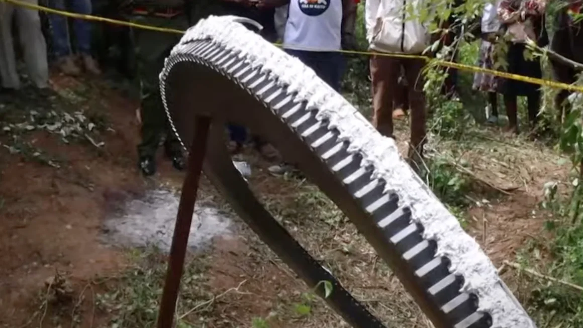 vesoljski predmet, kenijska vas, mukuku