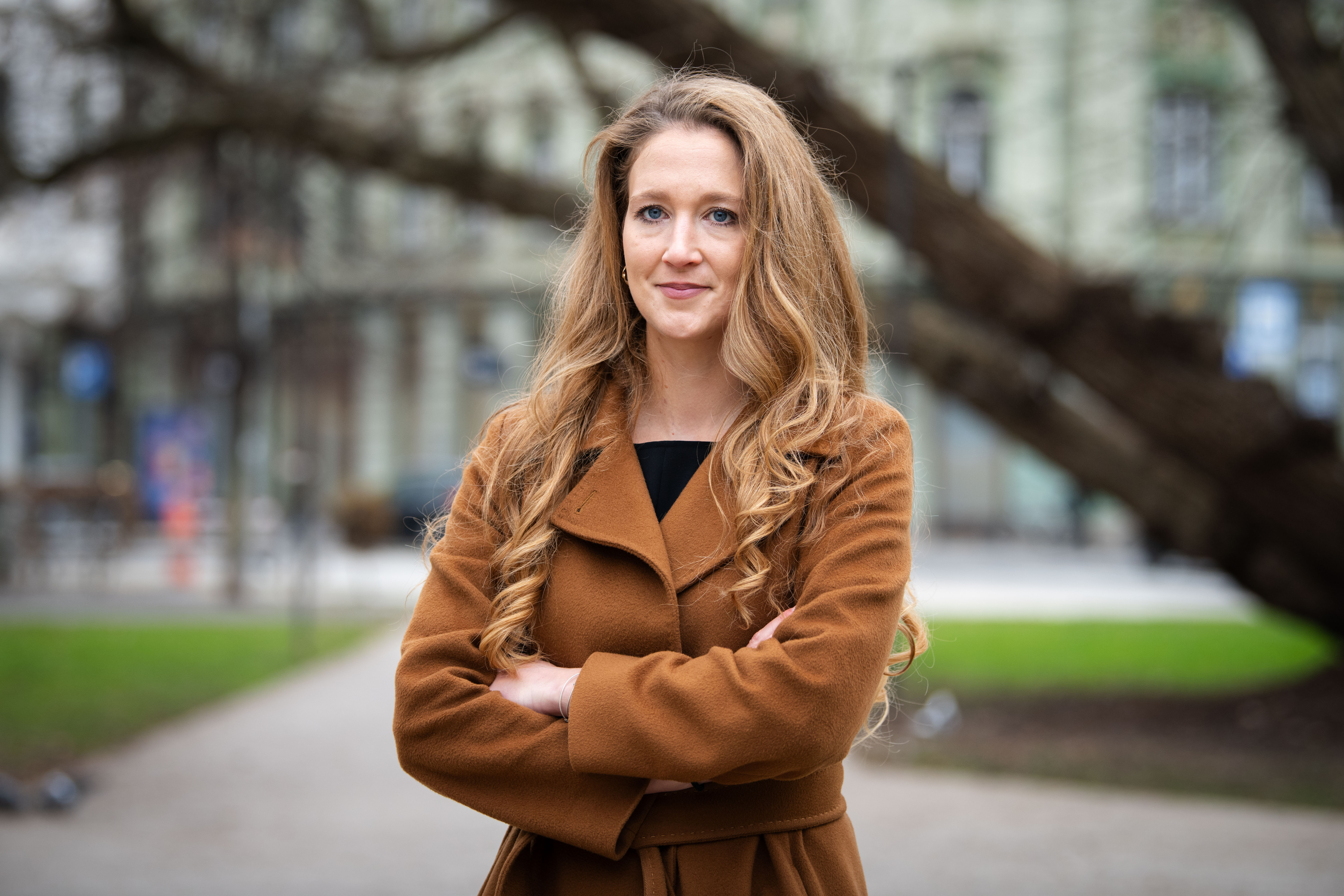 Ana Oštir odvetnica