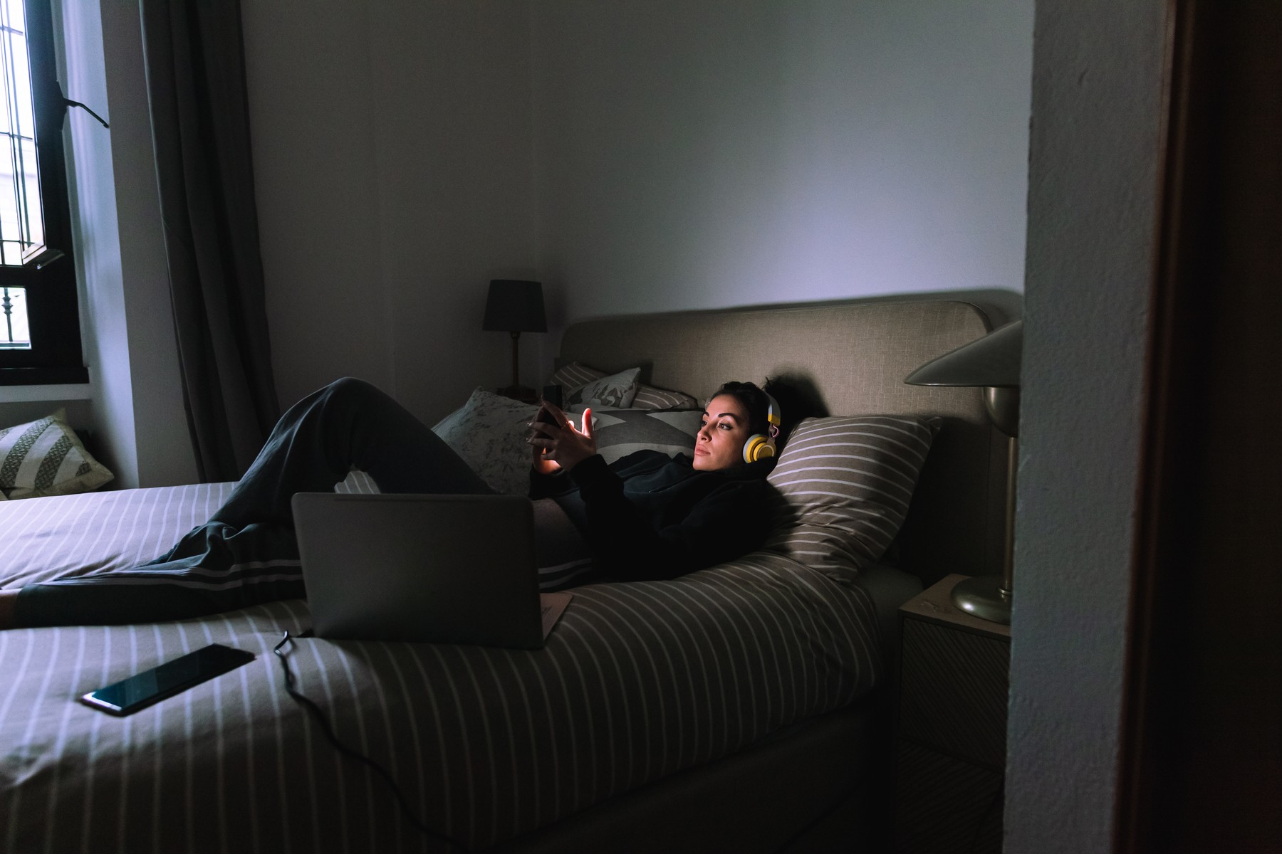 telefon, računalnik, brskanje