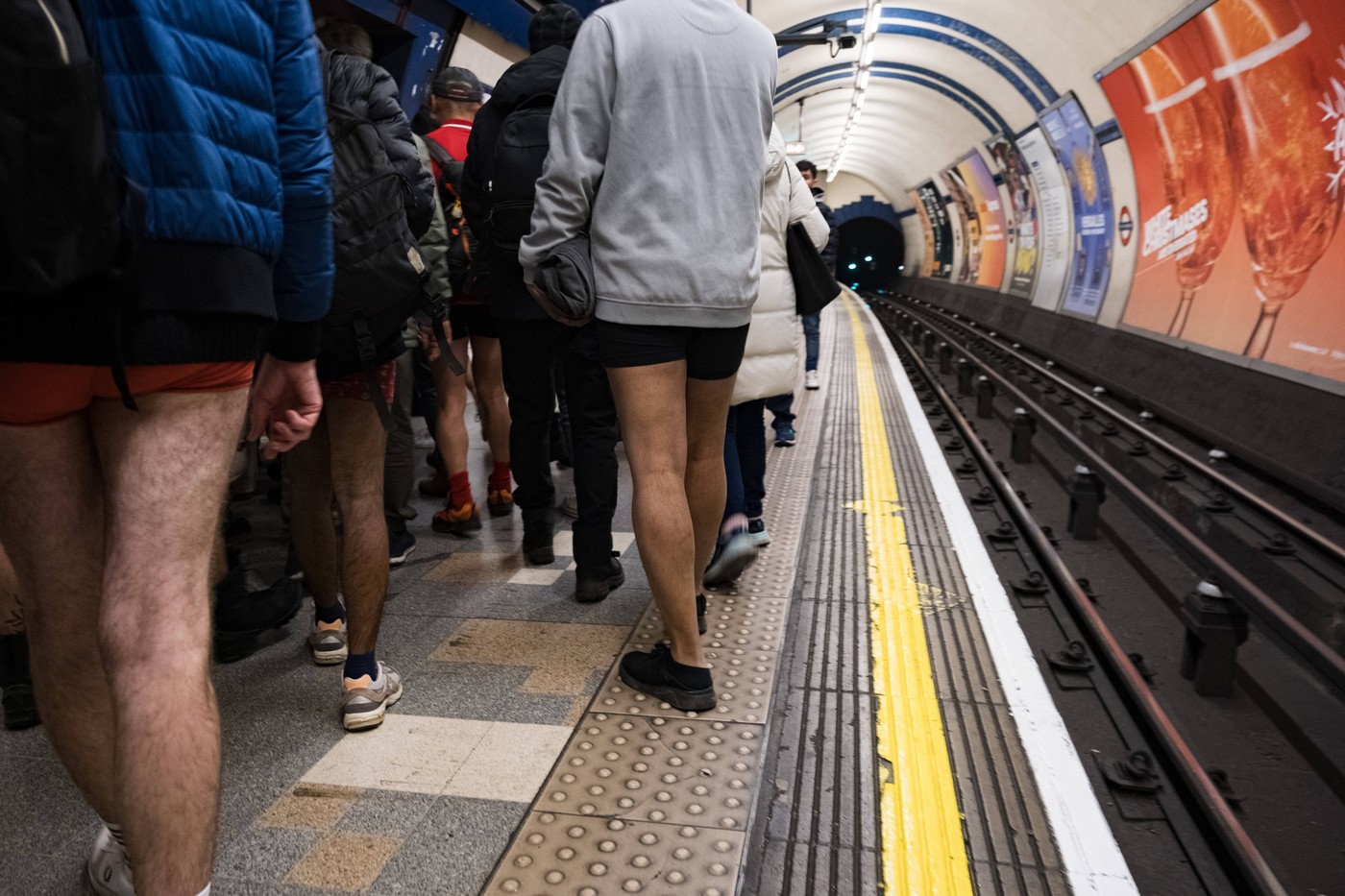 brez hlač na podzemno