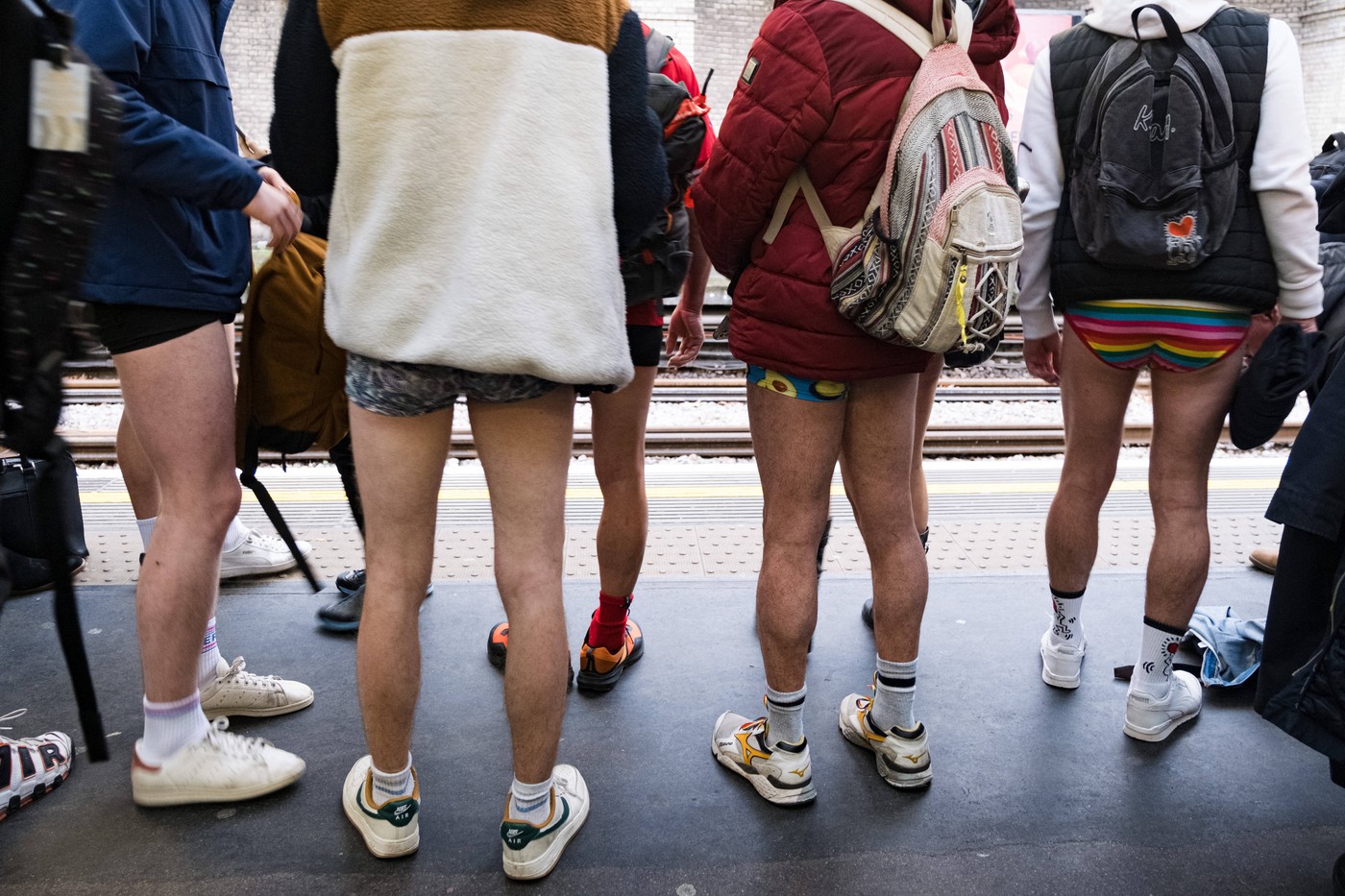 brez hlač na podzemno