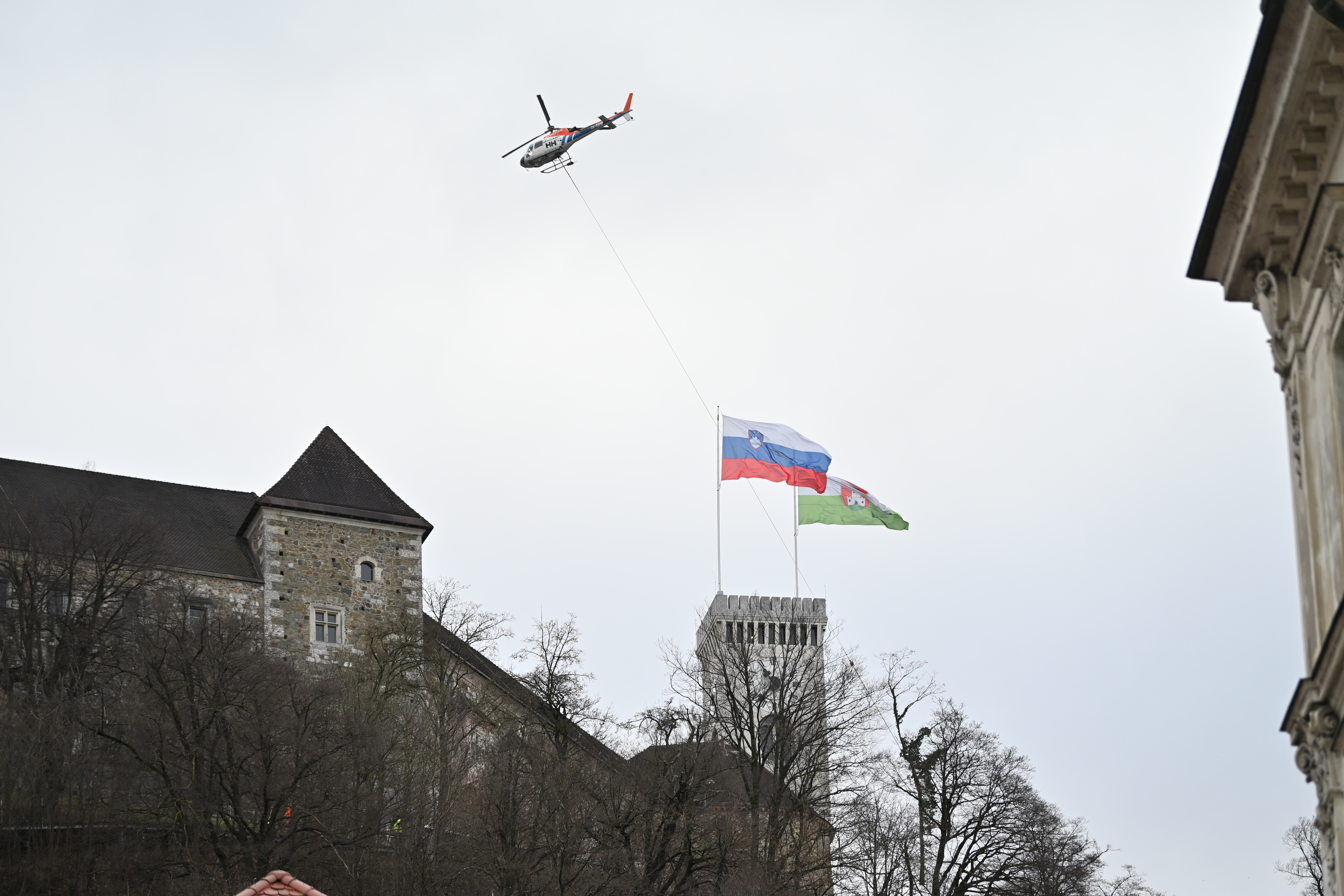 sečnja, grajski grič, ljubljanski grad, drevo, helikopter, Ljubljana