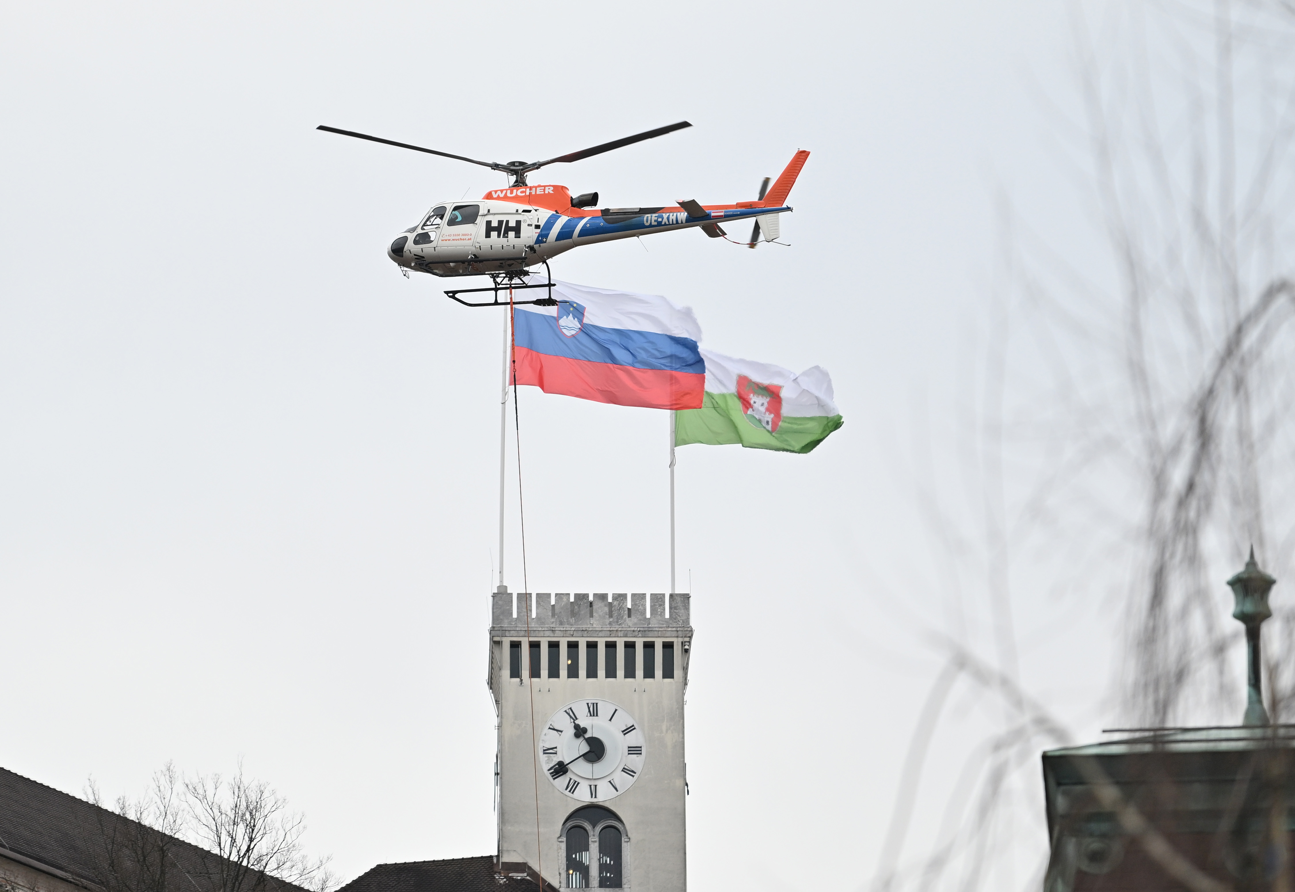 sečnja, grajski grič, ljubljanski grad, drevo, helikopter, Ljubljana