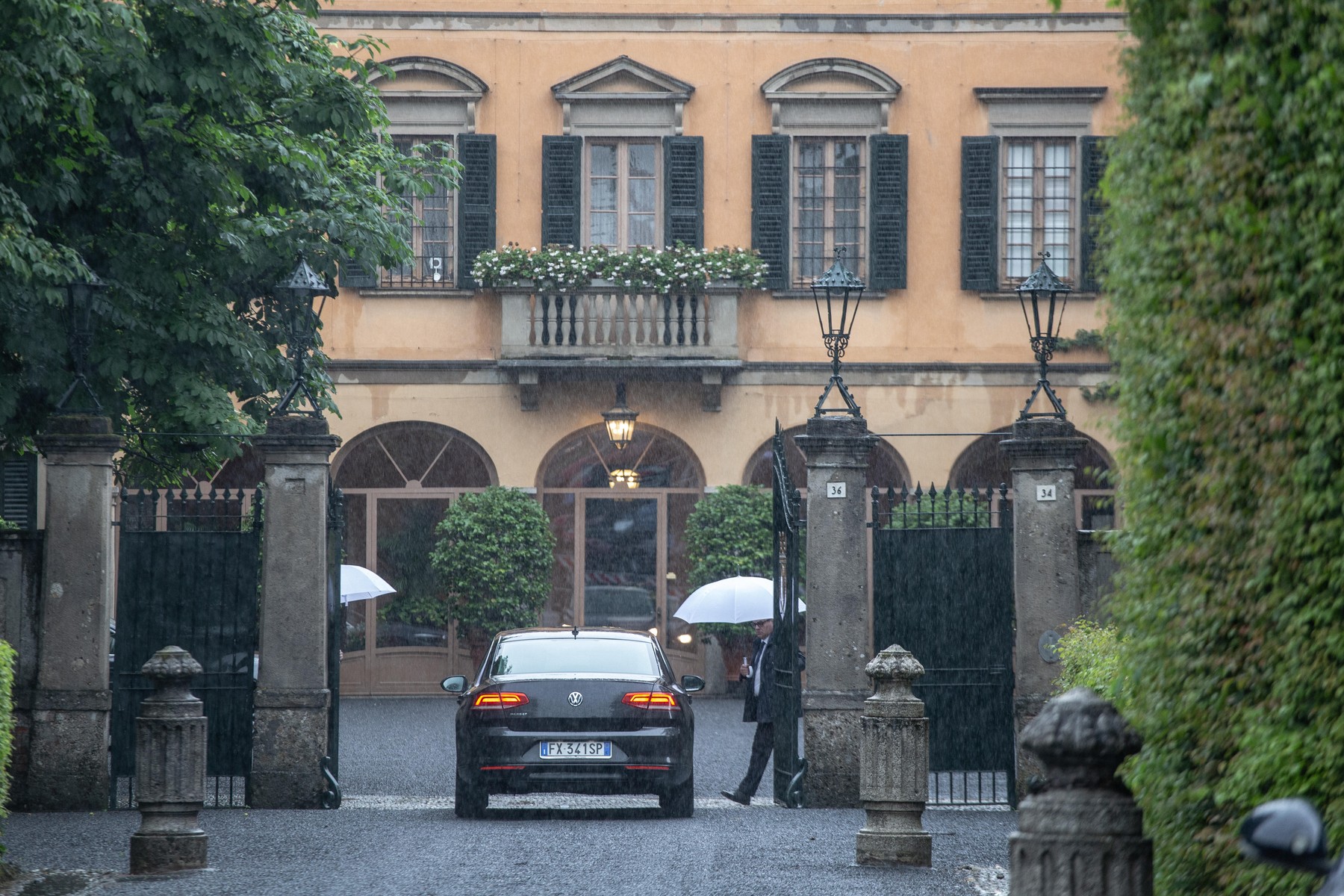 vila, Silvio Berlusconi