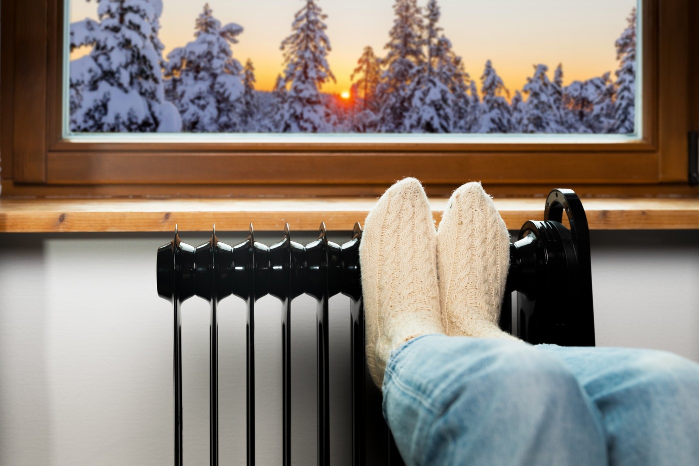 mrzla, stopala, volnene nogavice radiator