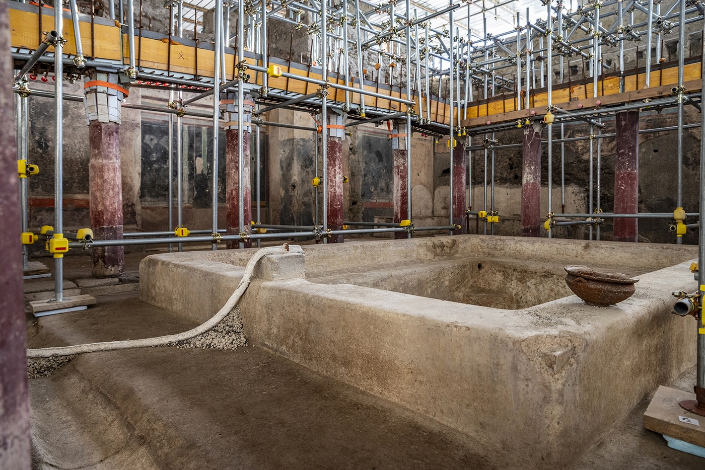 Biggest Ever Private Bathhouse Found - Pompeii