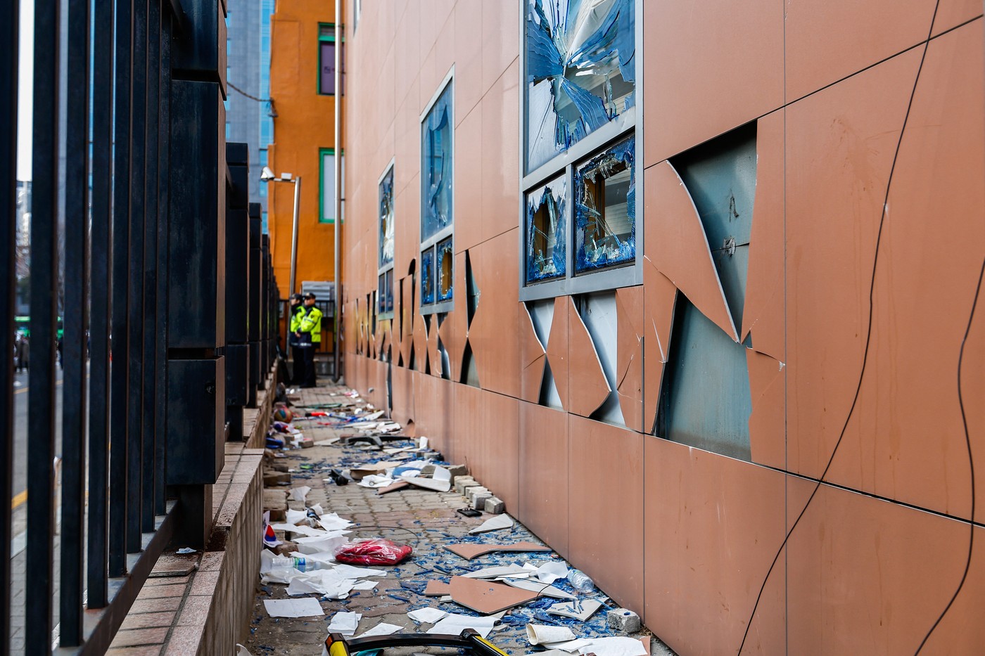 Razdejanje po vdoru podpornikov južnokorejskega odstavljenega predsednika