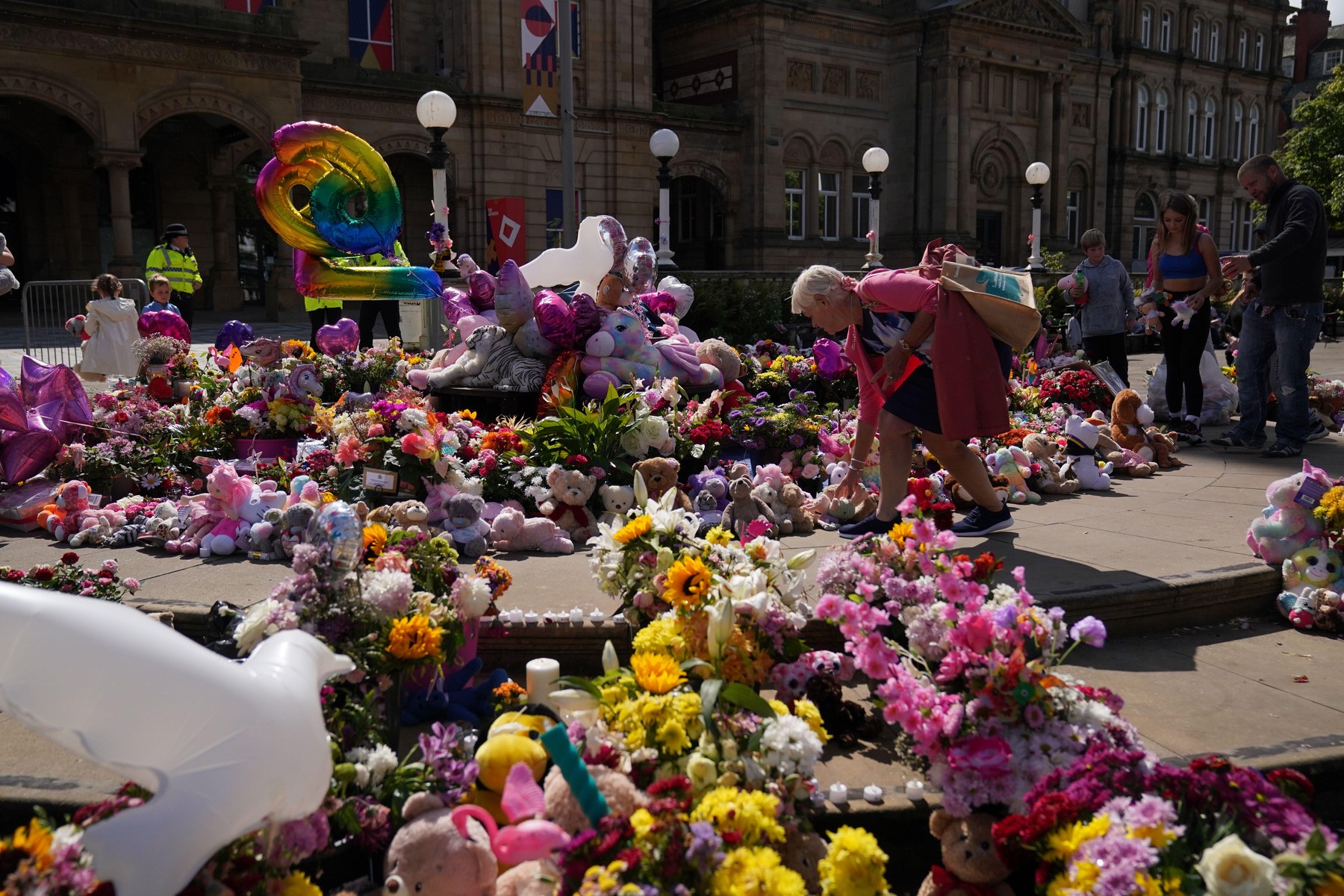 Rože, napad, Anglija, Southport