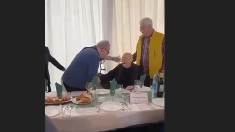 Stipe mesić in šeks