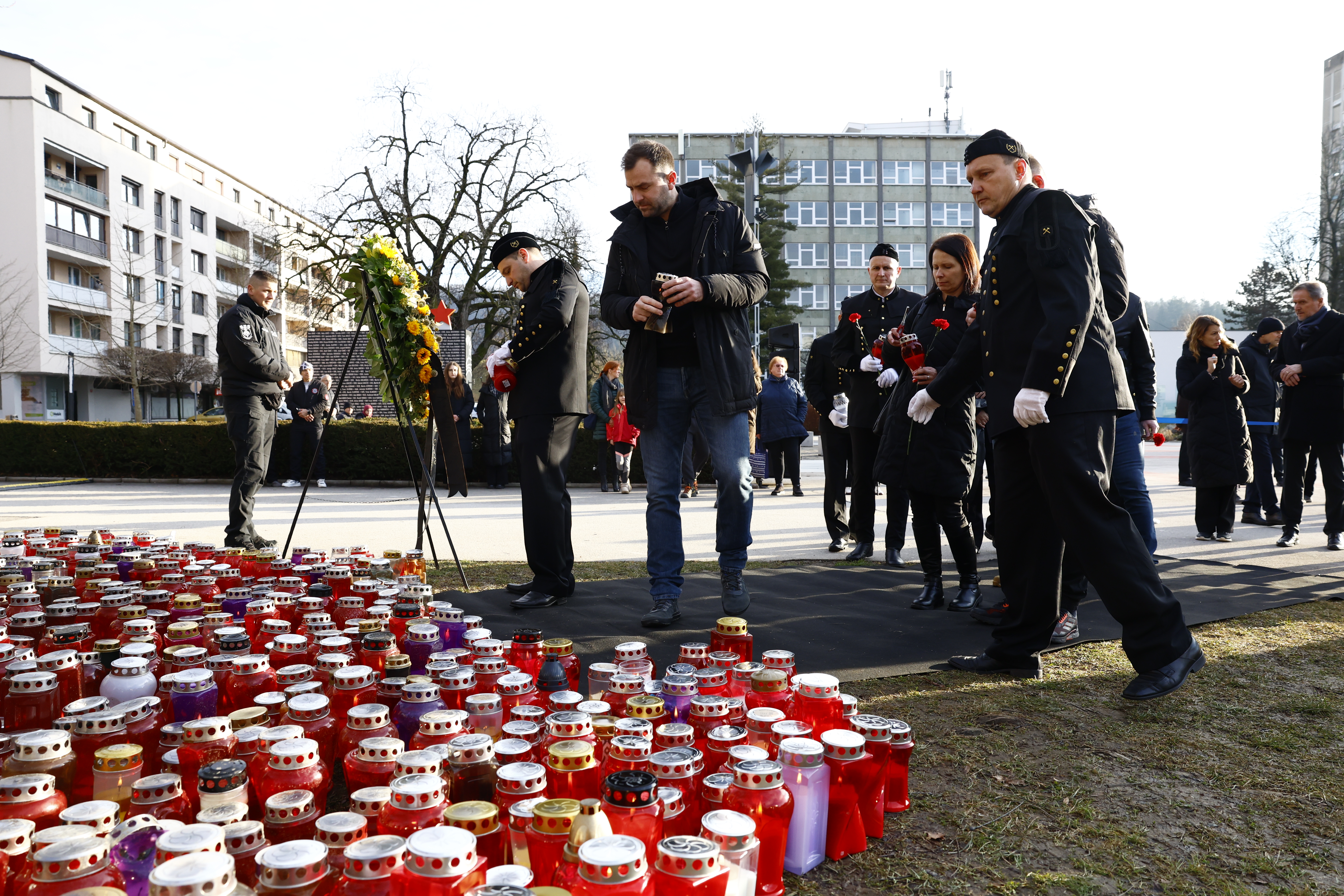 Žalna slovesnost v Velenju (Foto: Borut Živulović/BOBO)