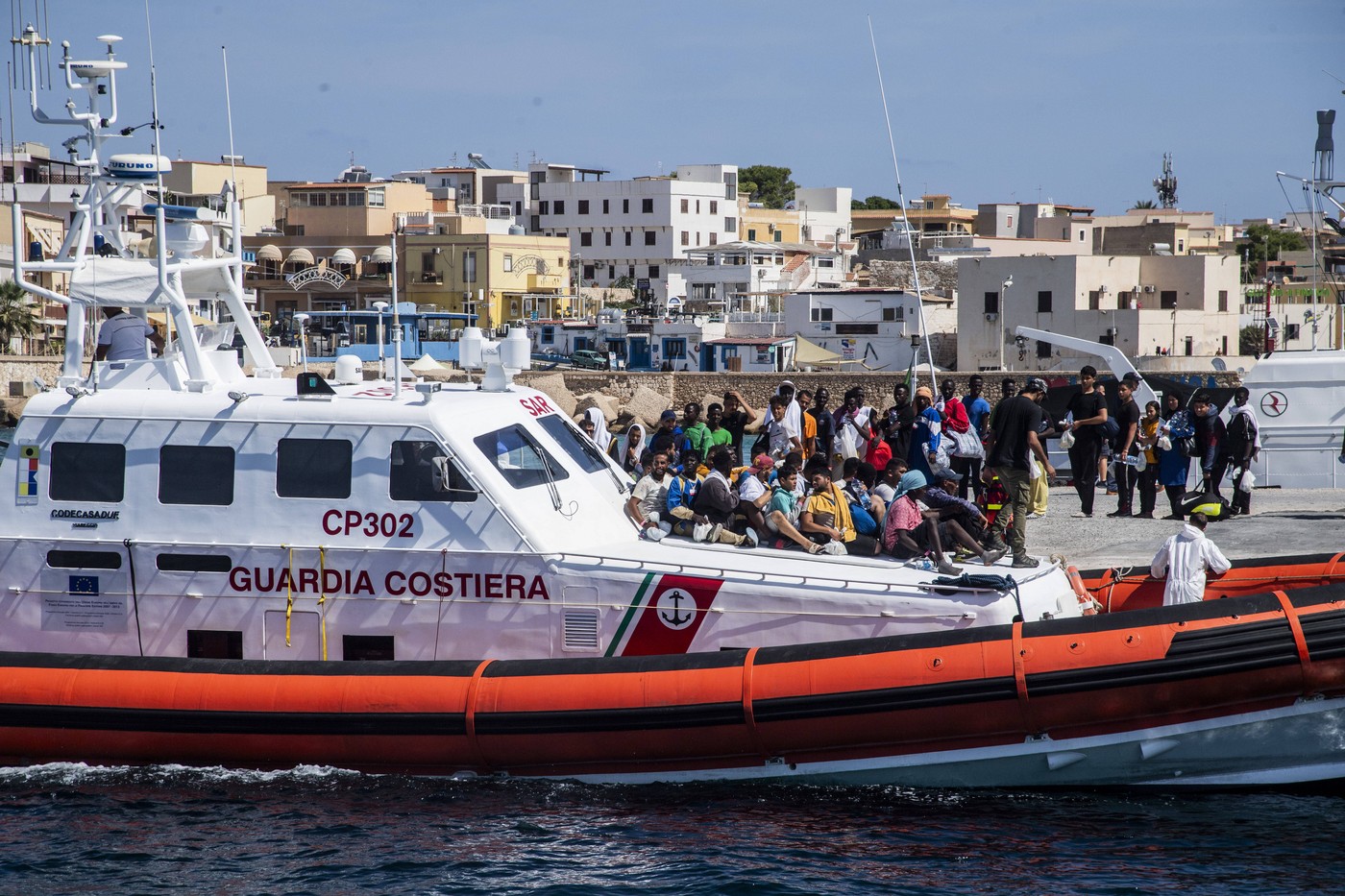 italija, albanija, center, pribežniki, migranti