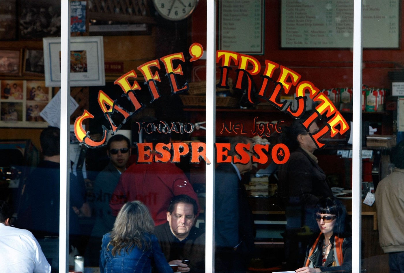 lokal, kavarna, trst