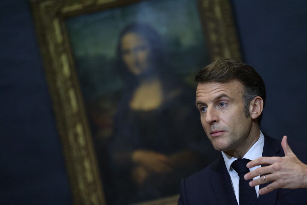 1738090581-Emmanuel-Macron-v-Louvru-1024x682.jpg
