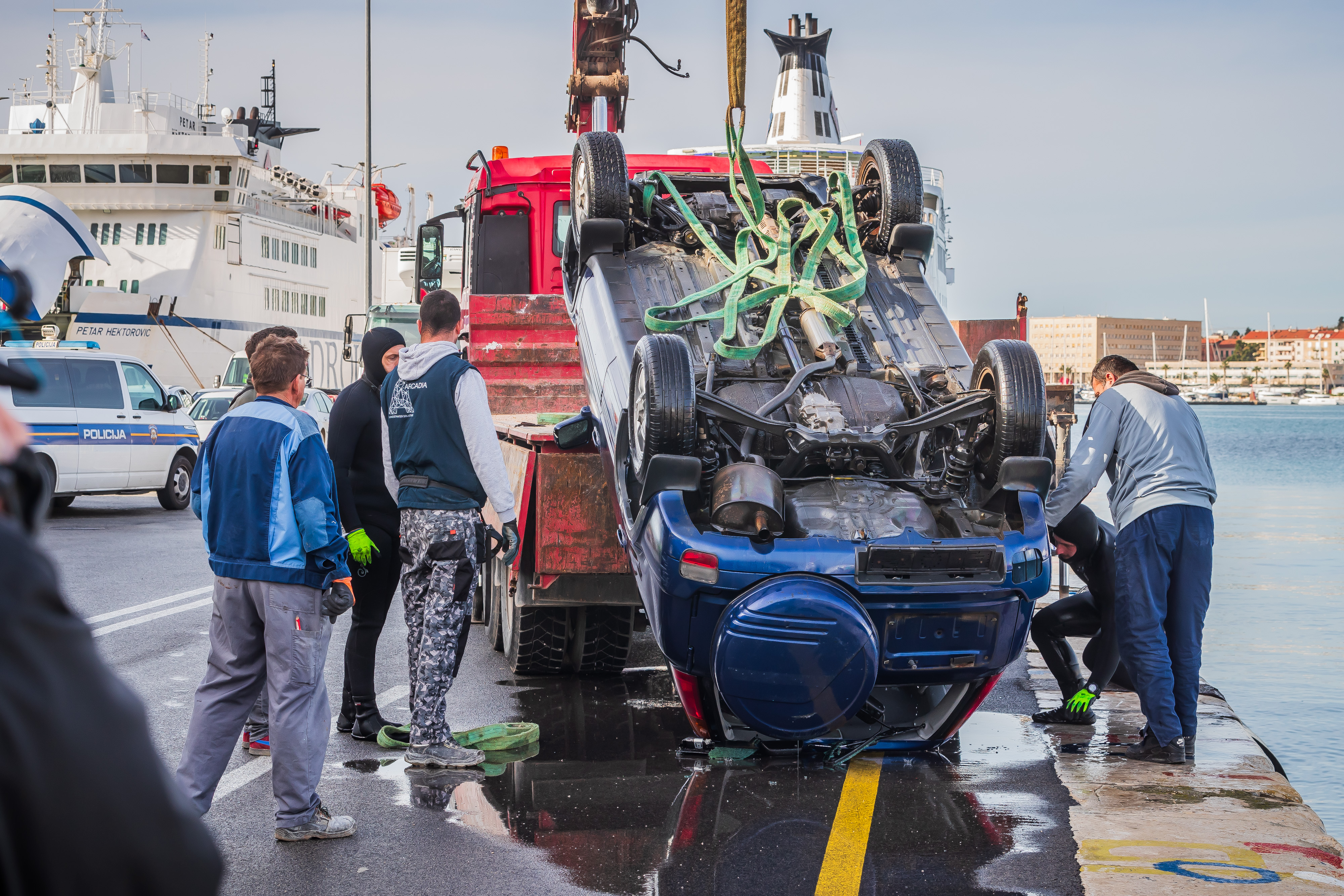 avtomobil split, nesreča, voznik, morje