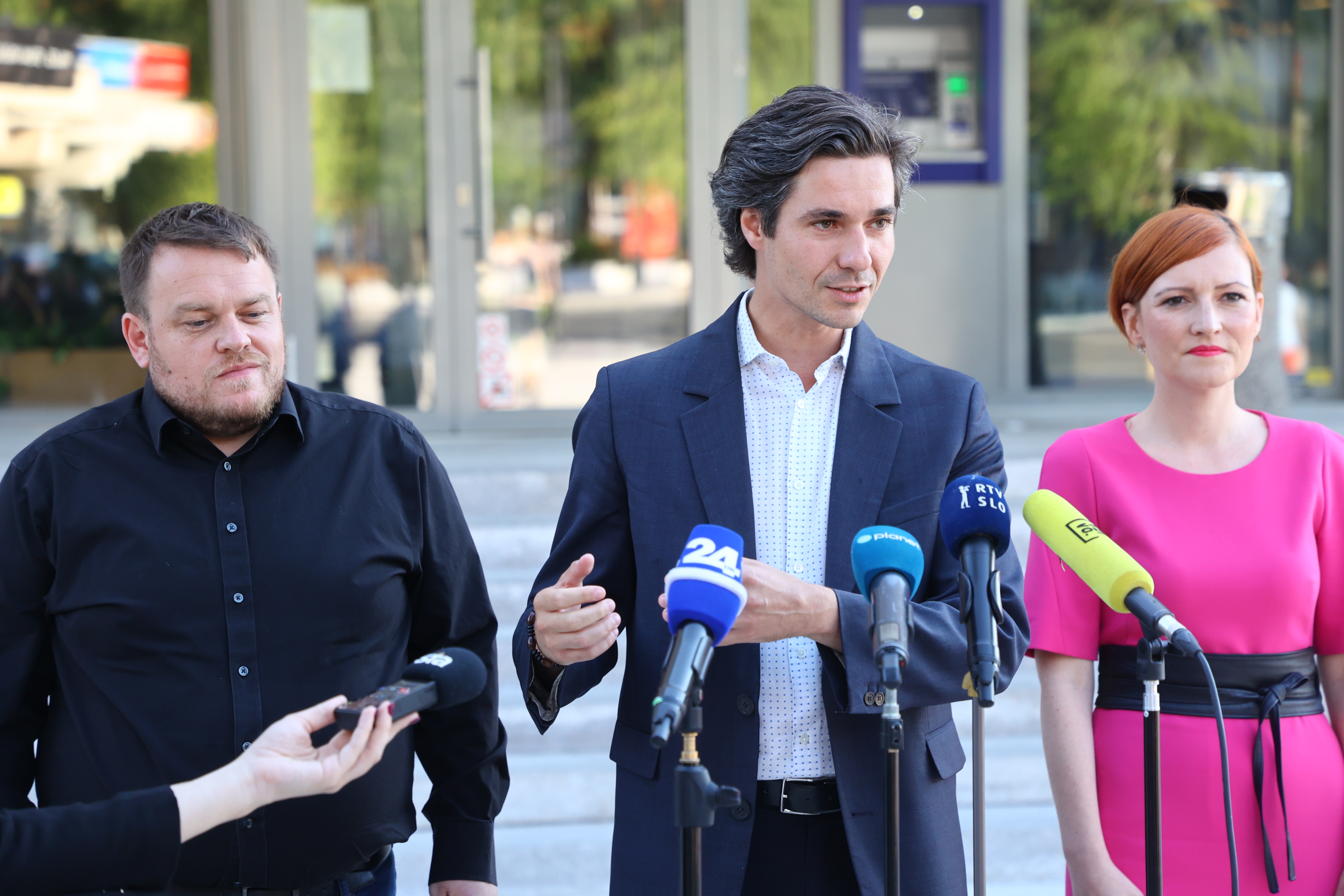 Novinarska konferenca Levice