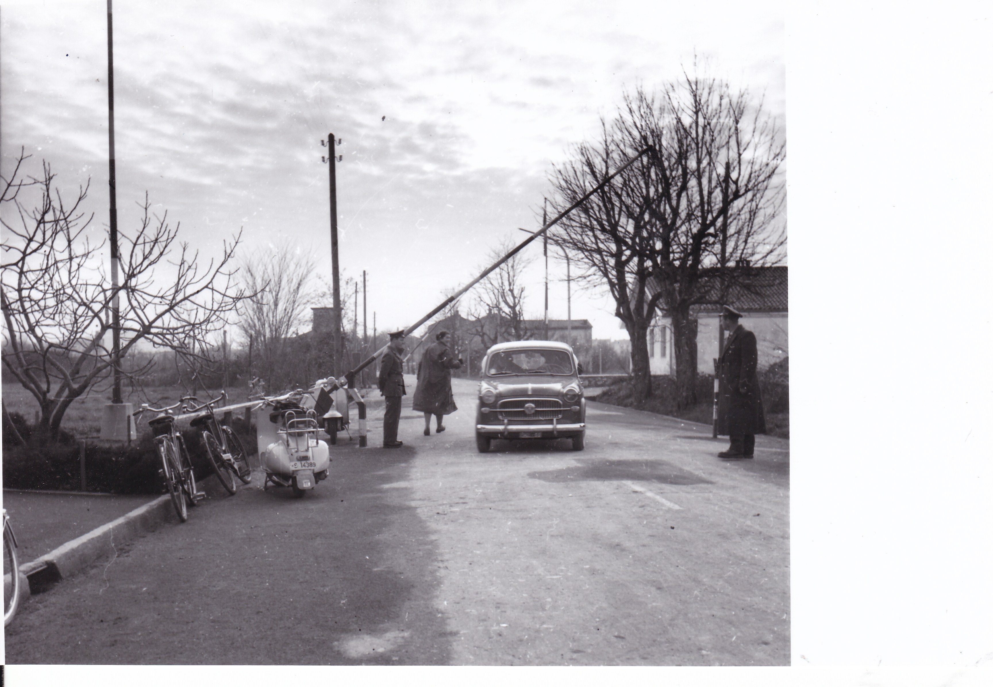 Maloobmejni prehod v Solkanu leta 1959 (Foto: Fototeka Goriškega muzeja)