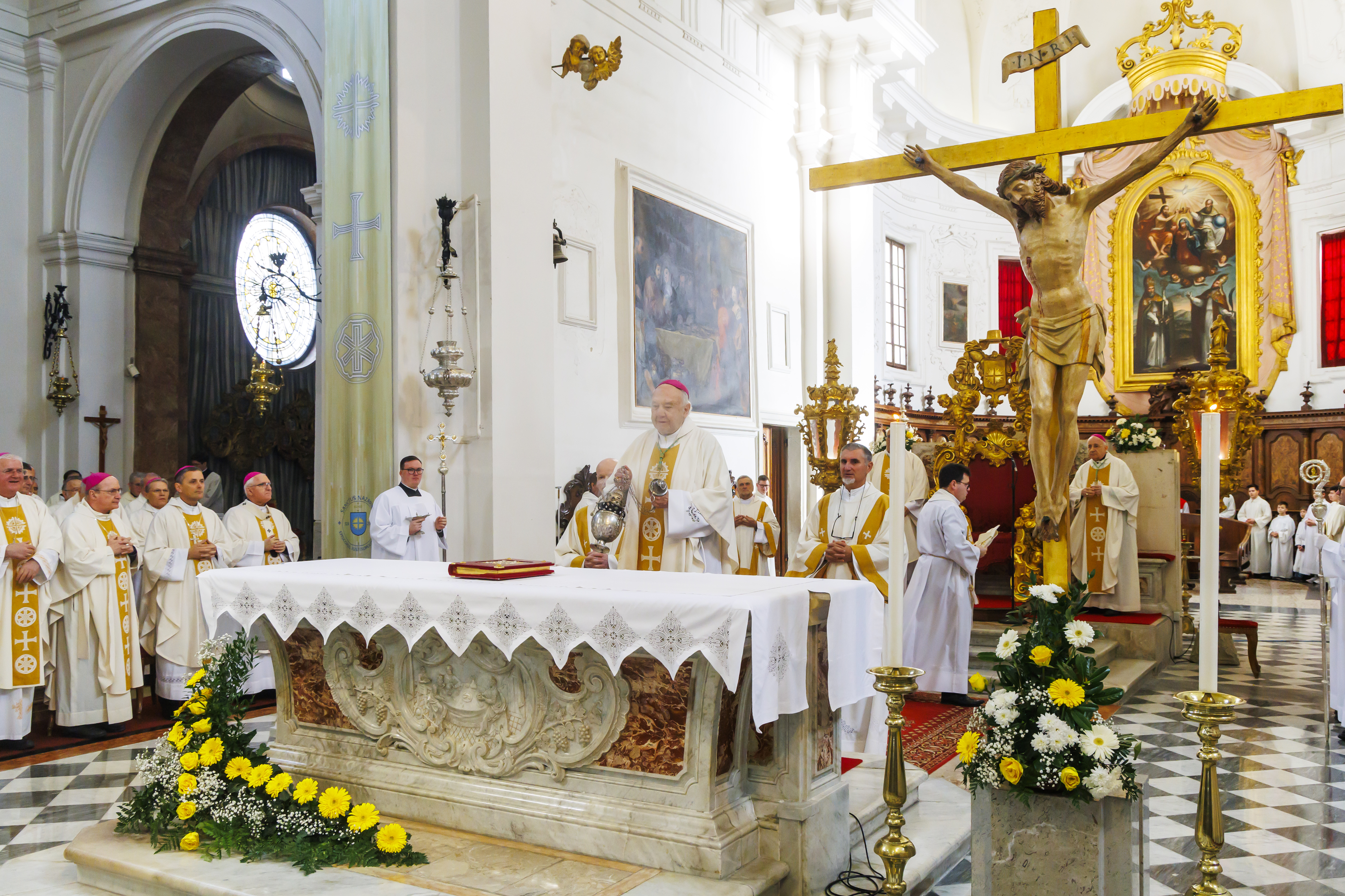 Slovesnost ob umestitvi novega koprskega škofa Petra Štumpfa (Foto: Tomaž Primožič/F.A.BOBO)