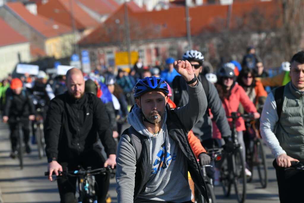 V Novi Sad so prišli tudi kolesarji. (Foto: Amir Hamzagić/Nova.rs)