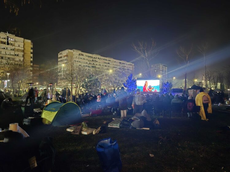 Nočna blokada študentov v Novem Sadu