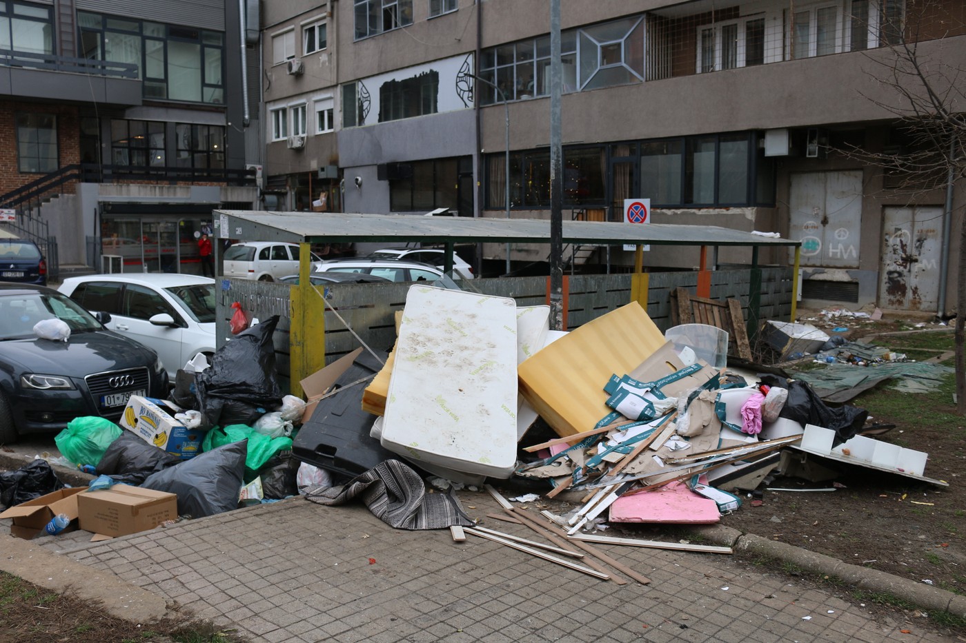 priština, izredne razmere, kosovo, odpadki