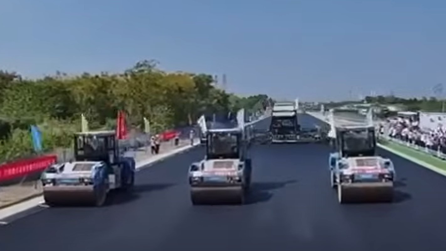 kitajska, avtocesta, avtonomna gradnja, umetna inteligenca, droni, gradnja avtoceste