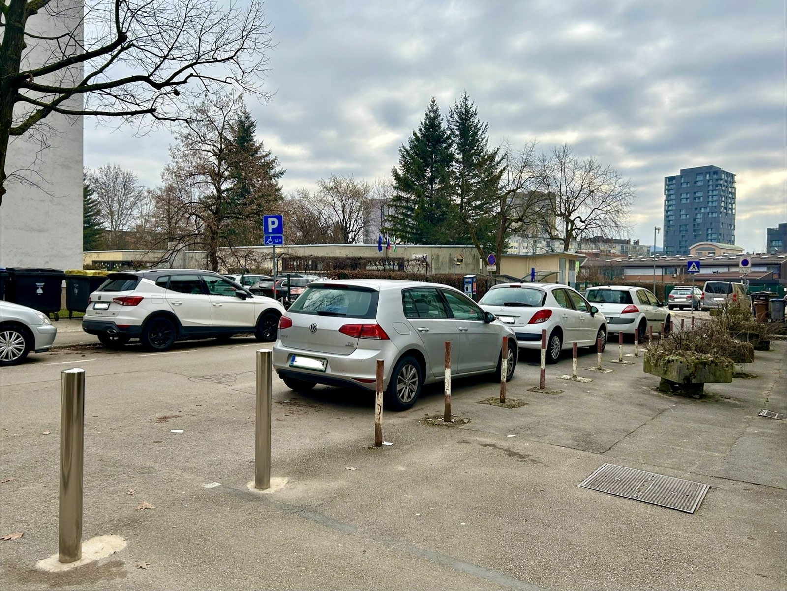 Parkiranje, ljubljana, stanovalci, blok težave