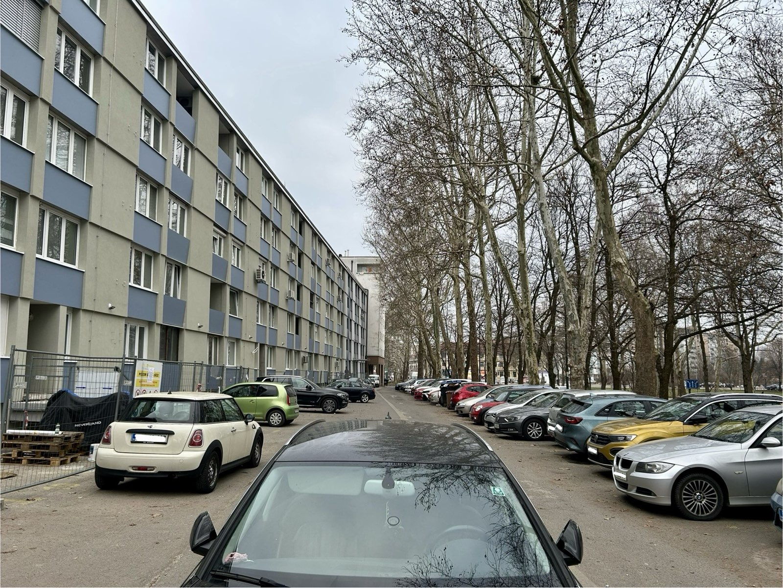 Težave s parkiranjem v Ljubljani, Bežigrad (Foto: N1)